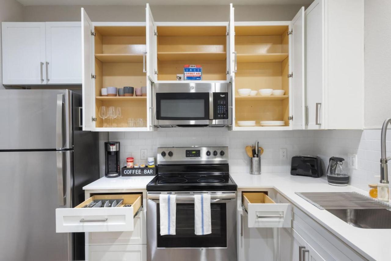 Apartment Chic 2Br - Pool,Gym,Parkng,Near Mayo Clnc&Westwrld
