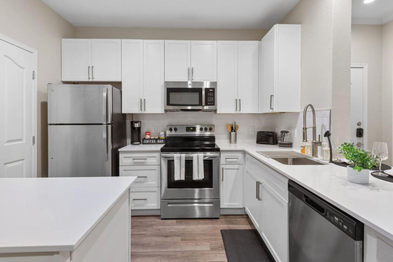 Apartment Chic 2Br - Pool,Gym,Parkng,Near Mayo Clnc&Westwrld *