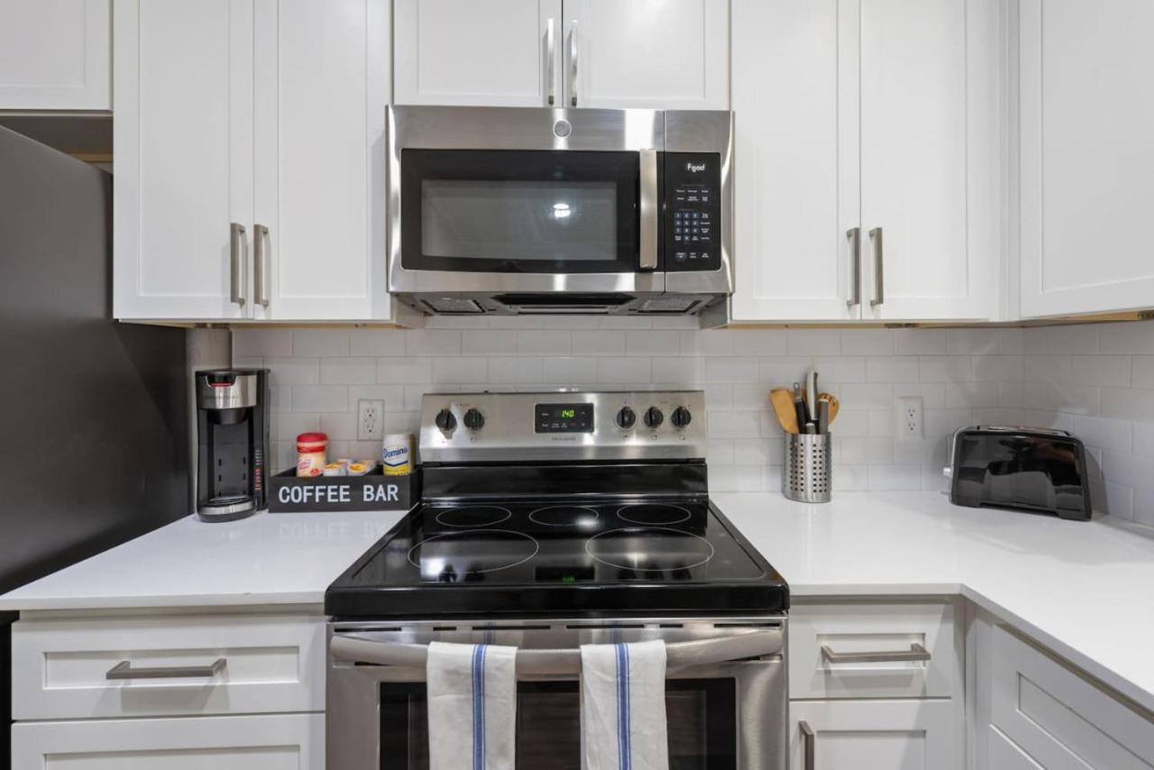 Chic 2Br - Pool,Gym,Parkng,Near Mayo Clnc&Westwrld *