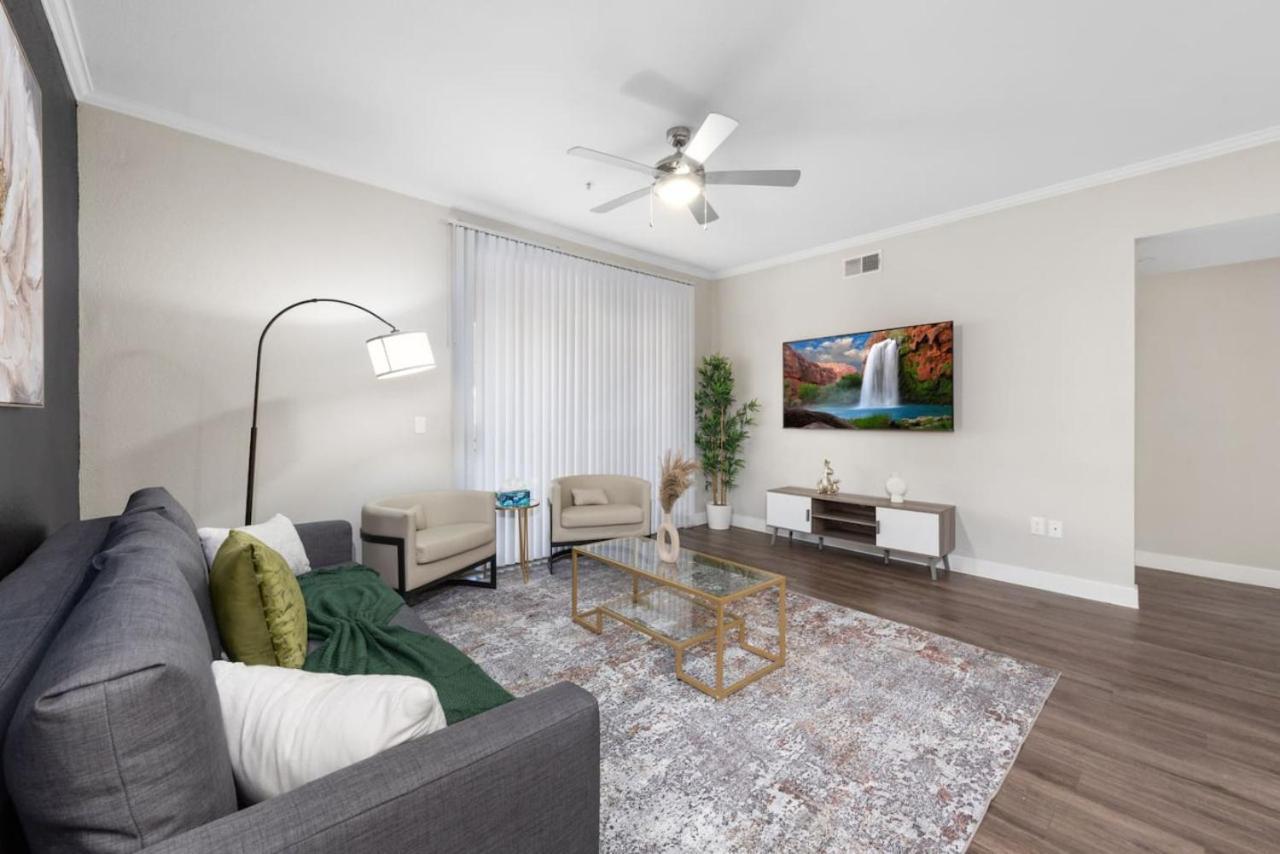 Apartment Chic 2Br - Pool,Gym,Parkng,Near Mayo Clnc&Westwrld