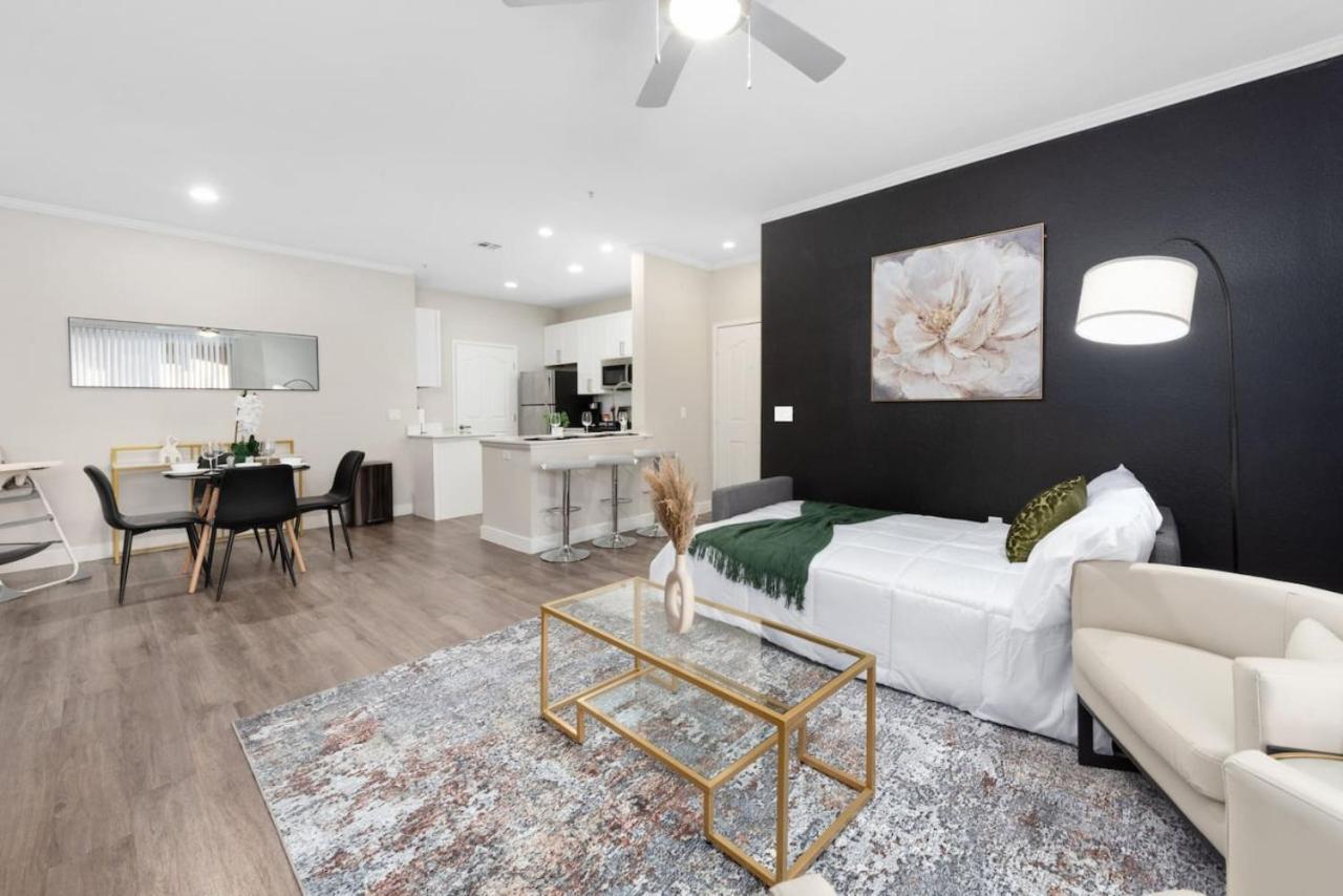 Chic 2Br - Pool,Gym,Parkng,Near Mayo Clnc&Westwrld Scottsdale