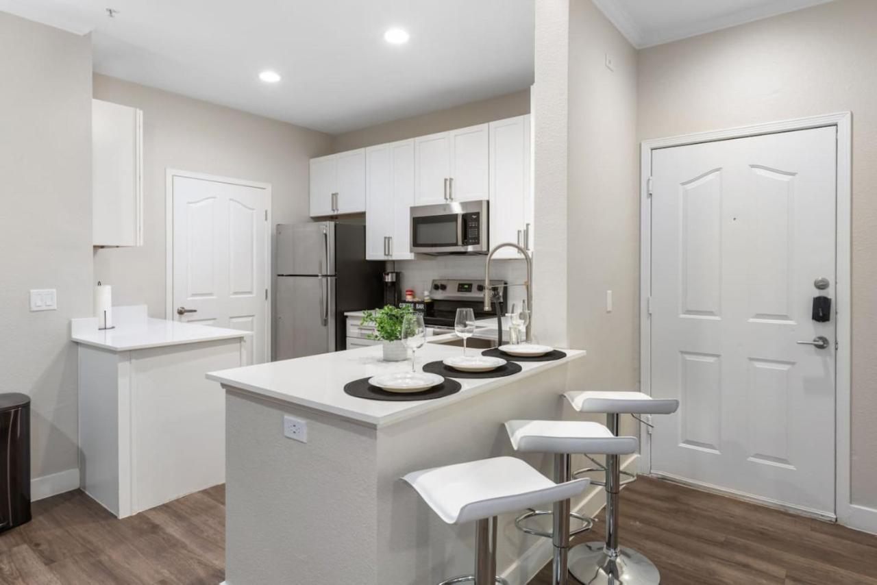 Chic 2Br - Pool,Gym,Parkng,Near Mayo Clnc&Westwrld Apartment Scottsdale