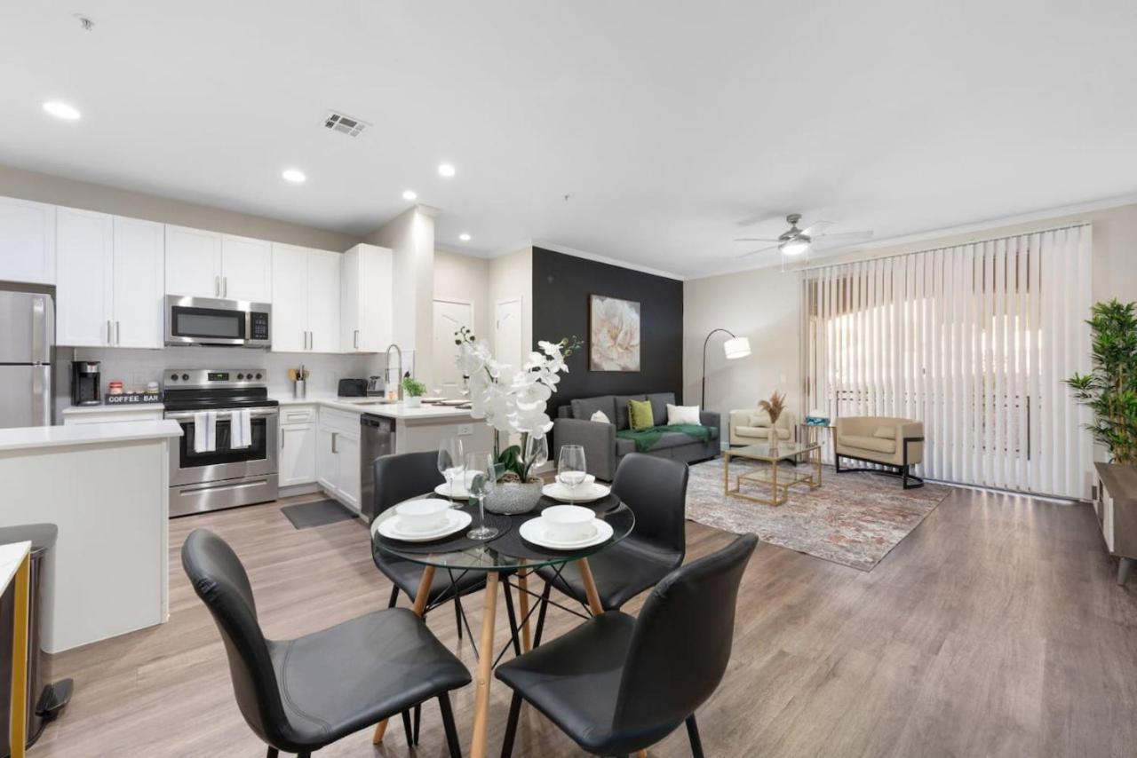 Chic 2Br - Pool,Gym,Parkng,Near Mayo Clnc&Westwrld Apartment Scottsdale