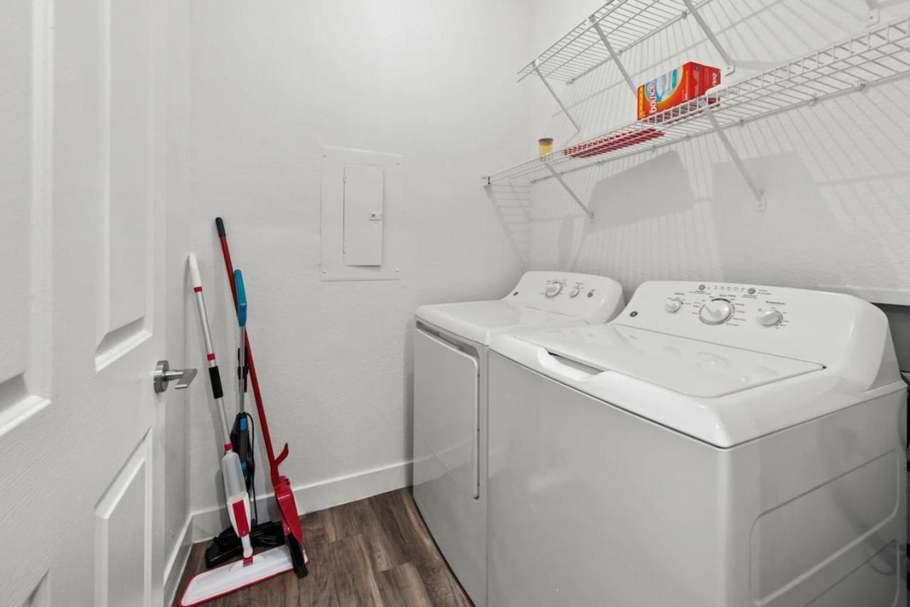 Cozy 2Br Pool Gym Prkng Near Mayo Clnc Westwrld Apartment