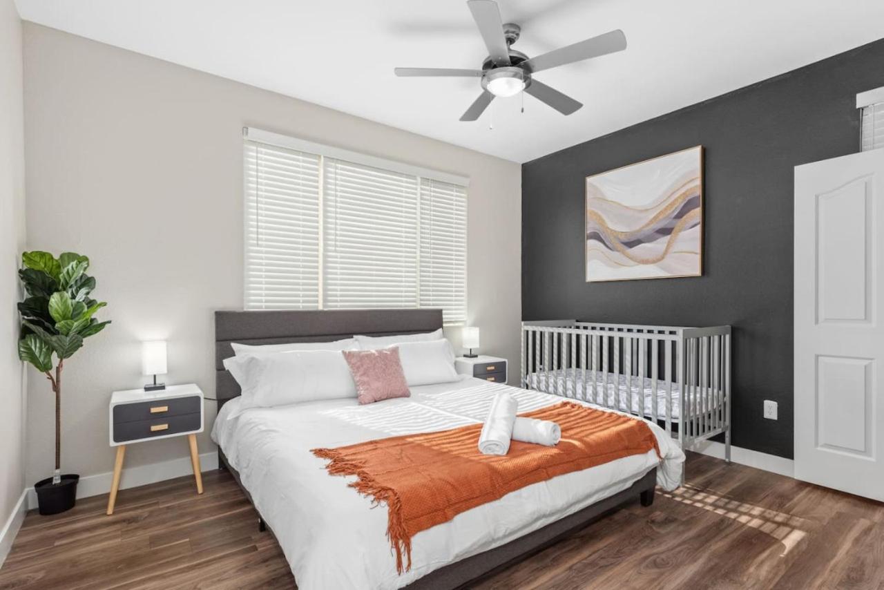 Stylish2Br Pool Gym Parkng Near Mayo Clnc Westwrld Apartment