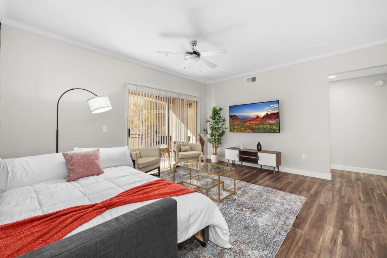 Stylish2Br Pool Gym Parkng Near Mayo Clnc Westwrld Apartment *