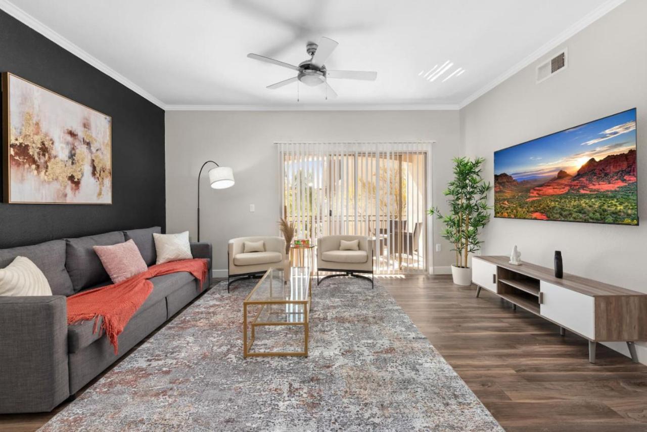 Stylish2Br Pool Gym Parkng Near Mayo Clnc Westwrld Apartment