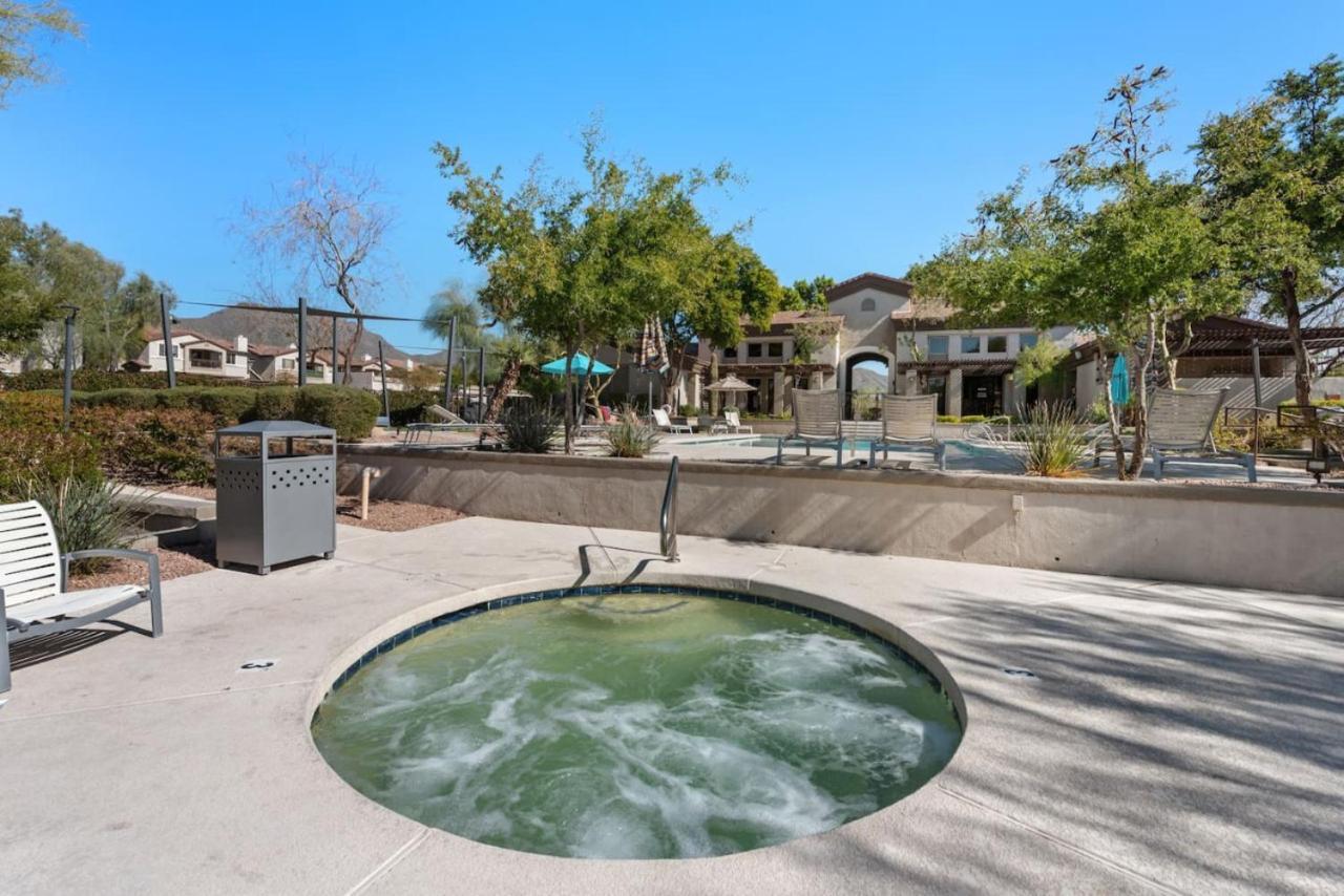 Chic 1Br-Pool,Gym,Prkng,Near Mayo Clnc&Westwrld Apartment *