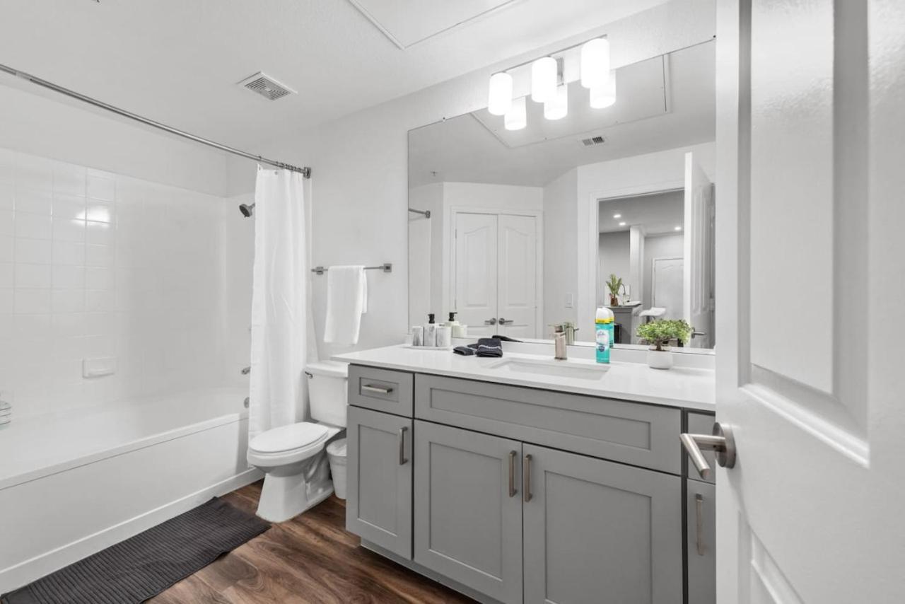 Chic 1Br-Pool,Gym,Prkng,Near Mayo Clnc&Westwrld