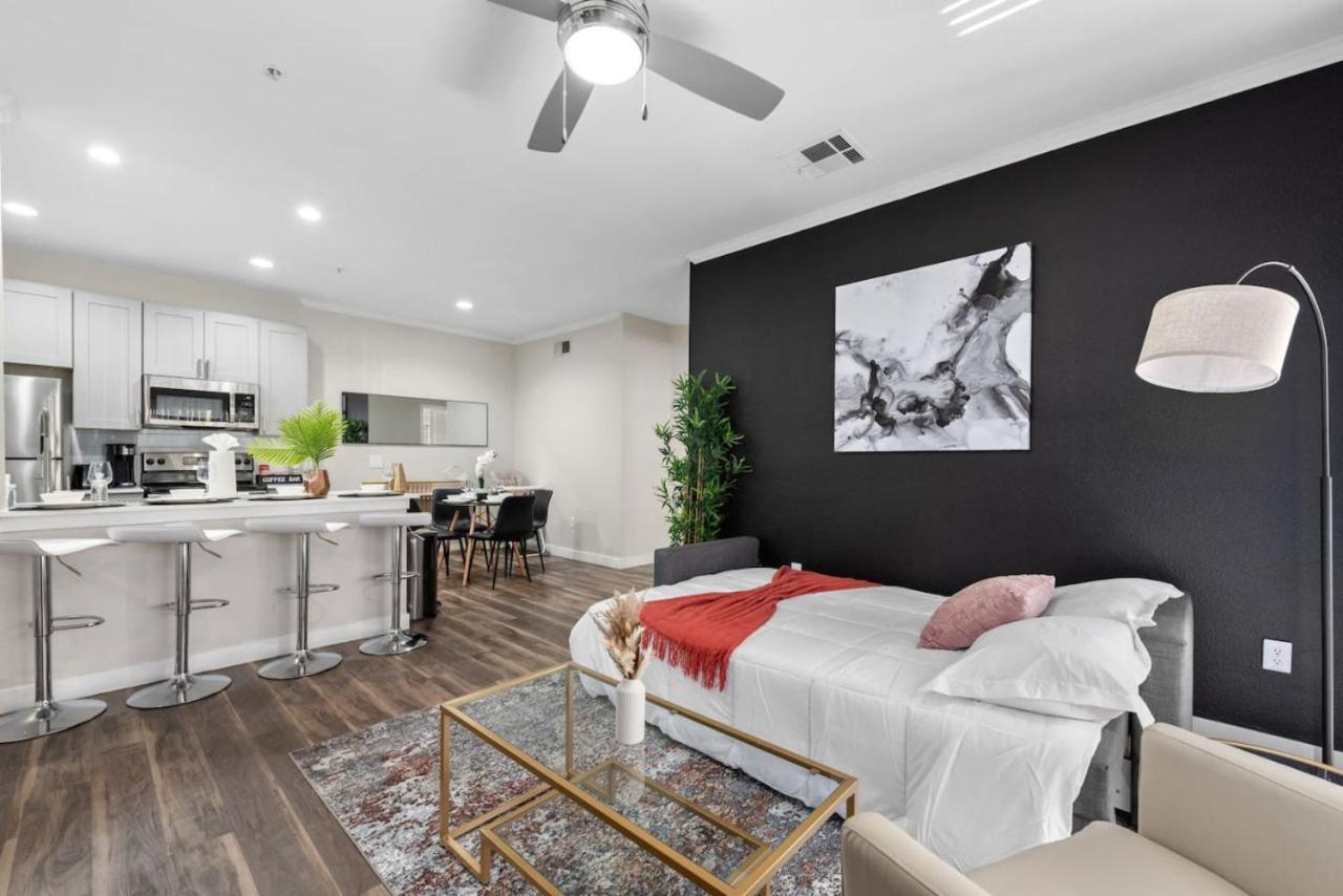 Apartment Chic 1Br-Pool,Gym,Prkng,Near Mayo Clnc&Westwrld