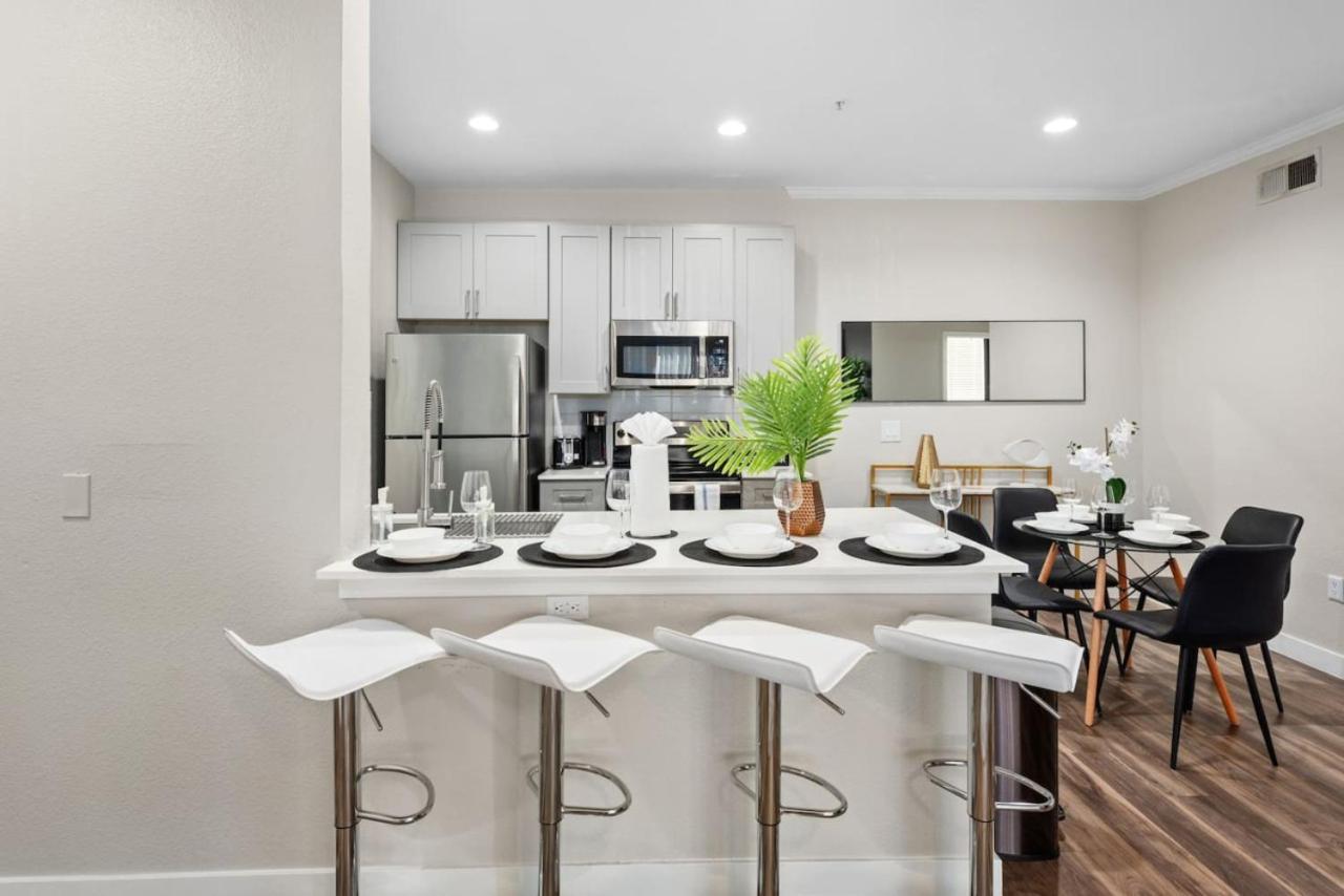 Chic 1Br-Pool,Gym,Prkng,Near Mayo Clnc&Westwrld