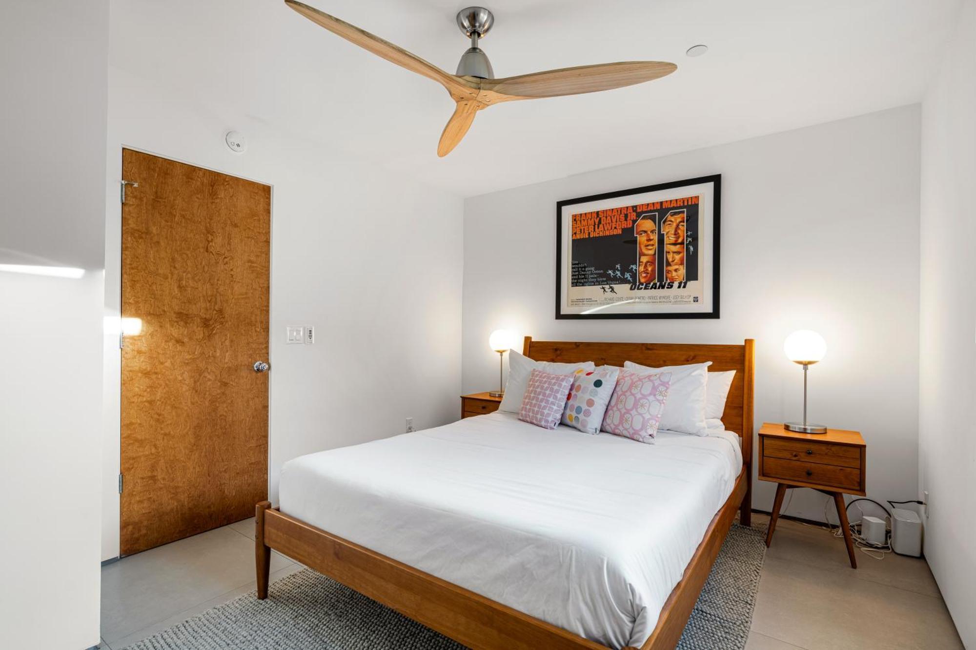 Stylish Old Town Retreat W Pool Prime Location *