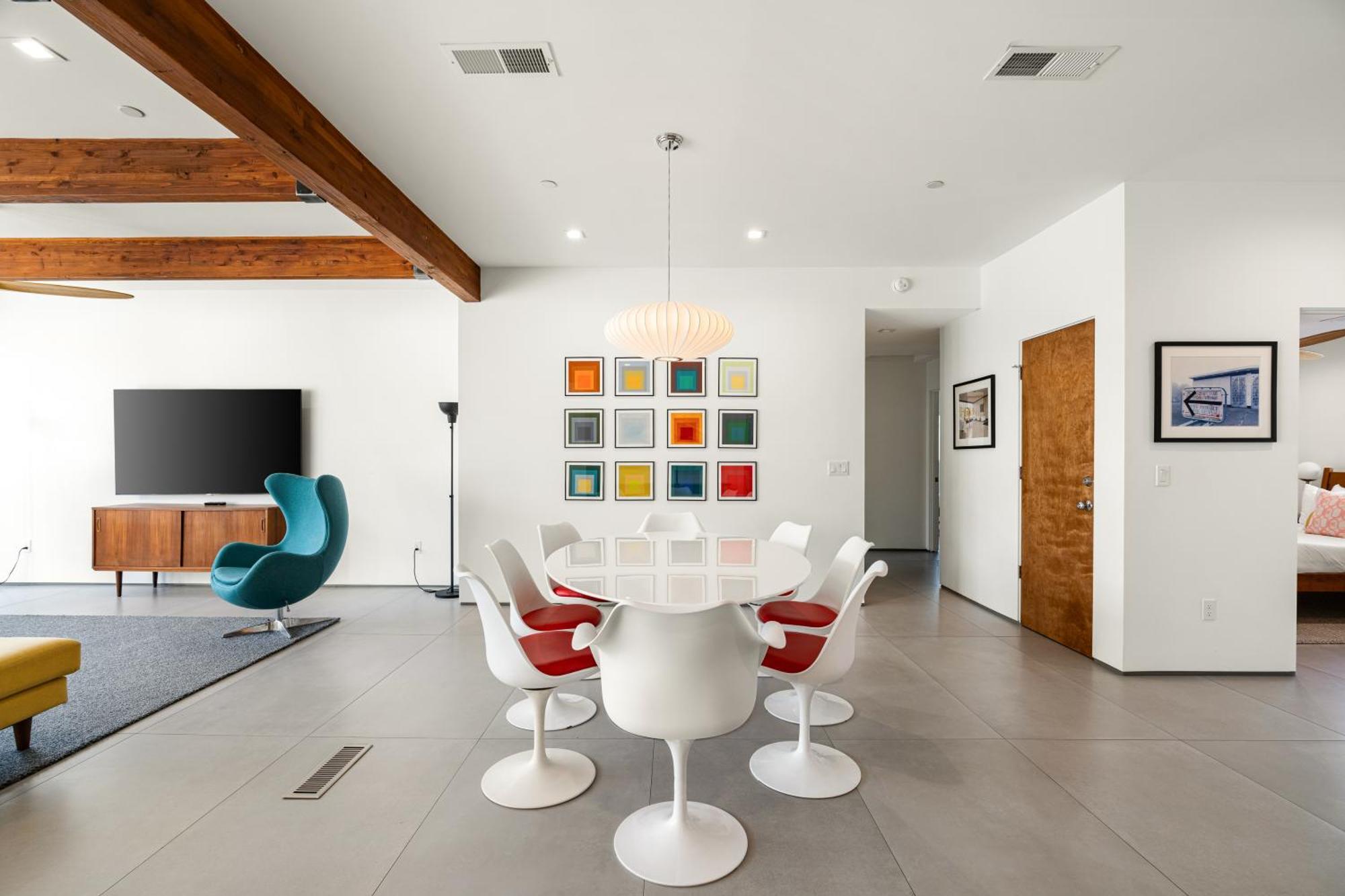 Holiday home Stylish Old Town Retreat W Pool Prime Location