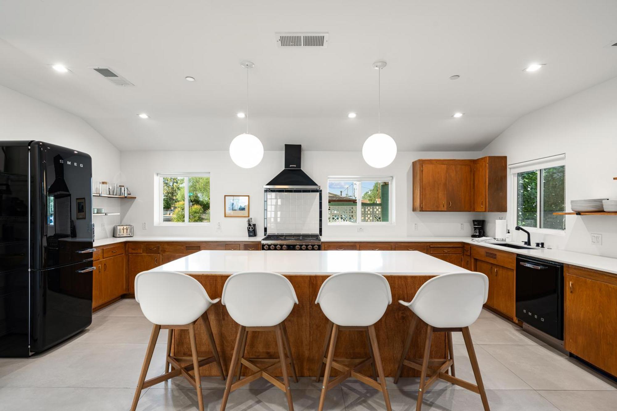 Stylish Old Town Retreat W Pool Prime Location Holiday home