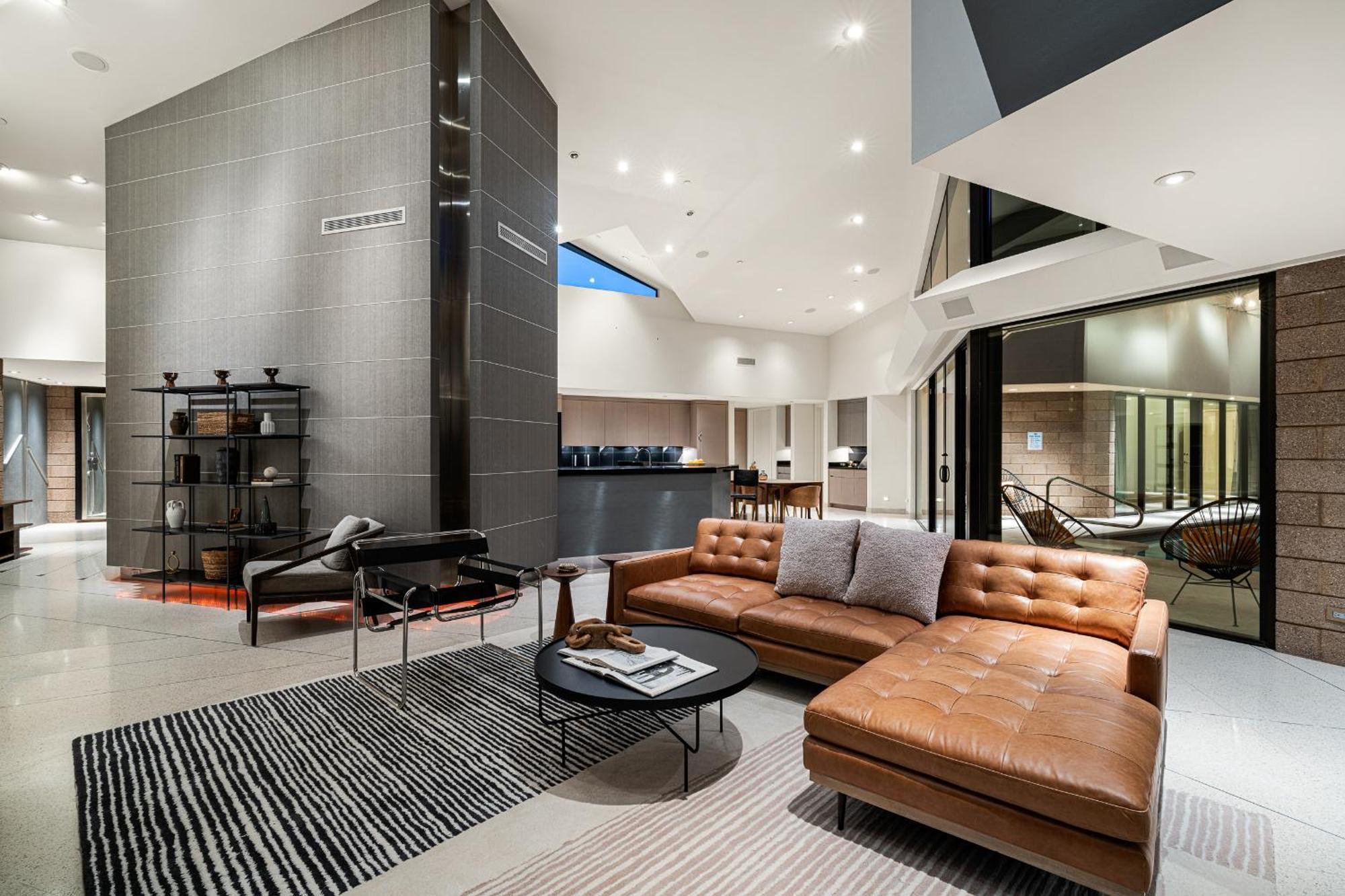 Indoor Pool 2.5 Acres Gym With Sauna At Hideaway Estate Holiday home Scottsdale