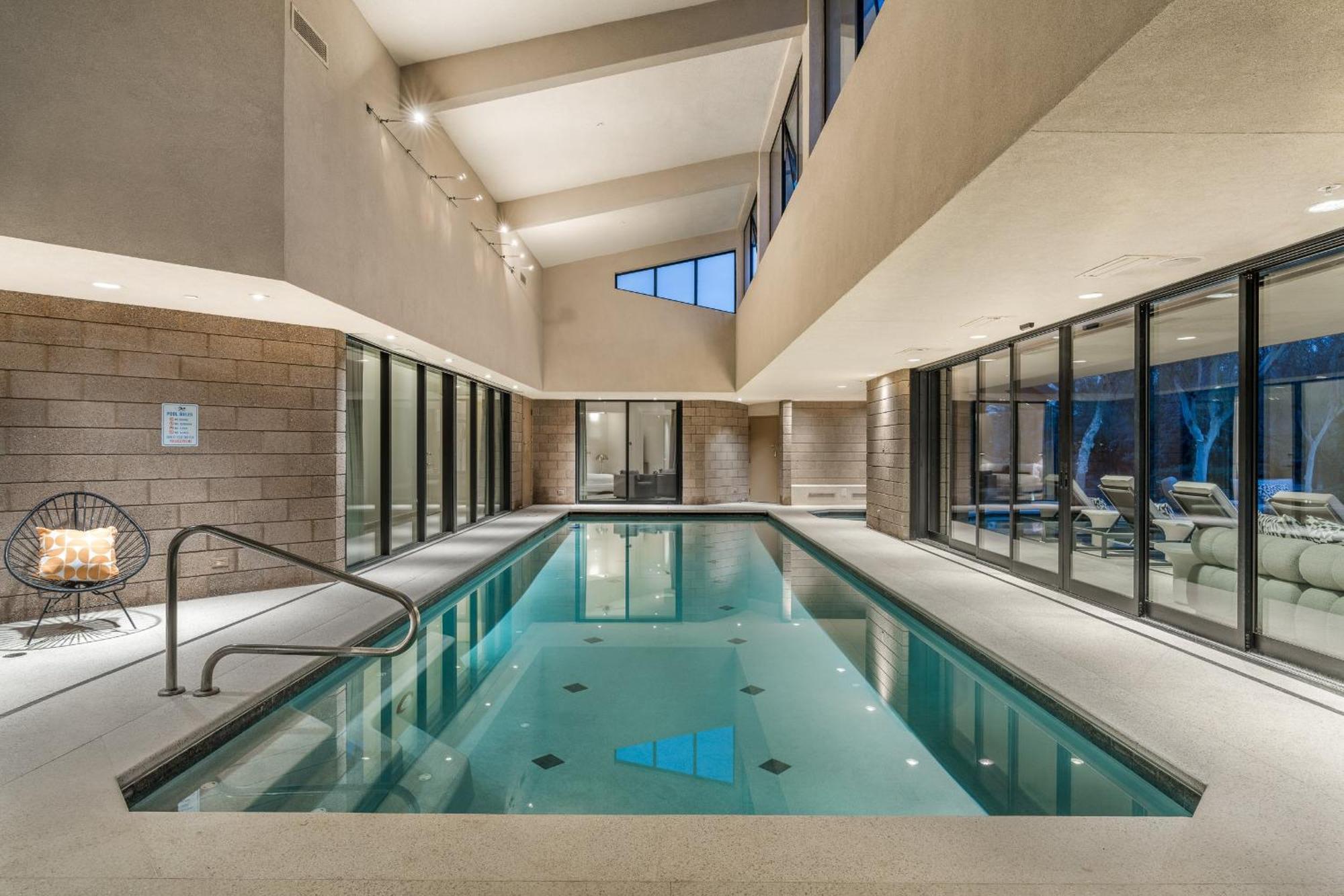 Indoor Pool 2.5 Acres Gym With Sauna At Hideaway Estate * Scottsdale