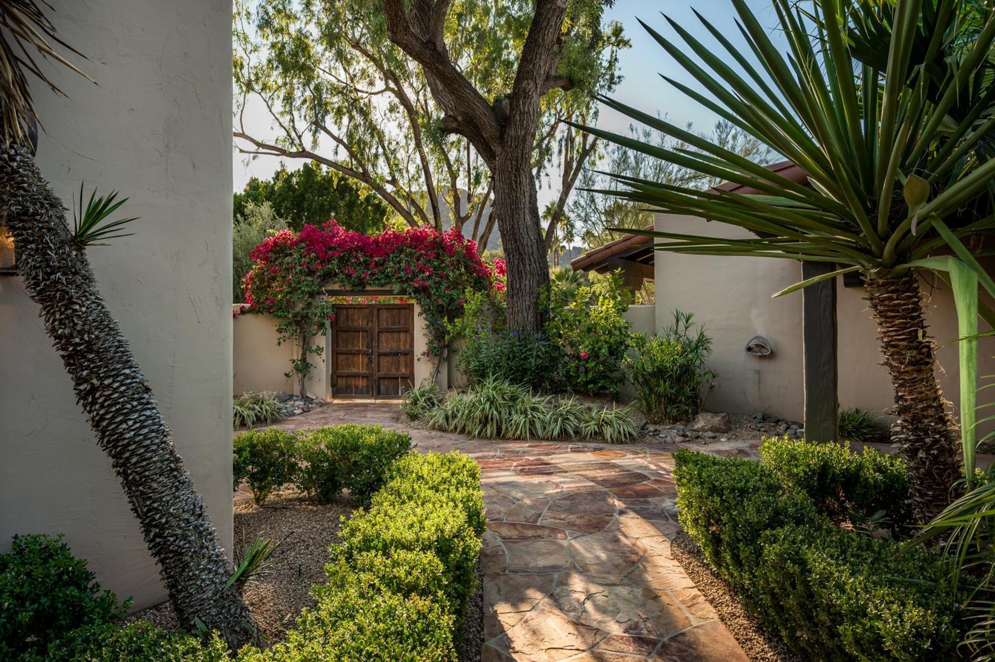 Hacienda Gardens Escape The City-life With A Private Oasis Holiday home Scottsdale