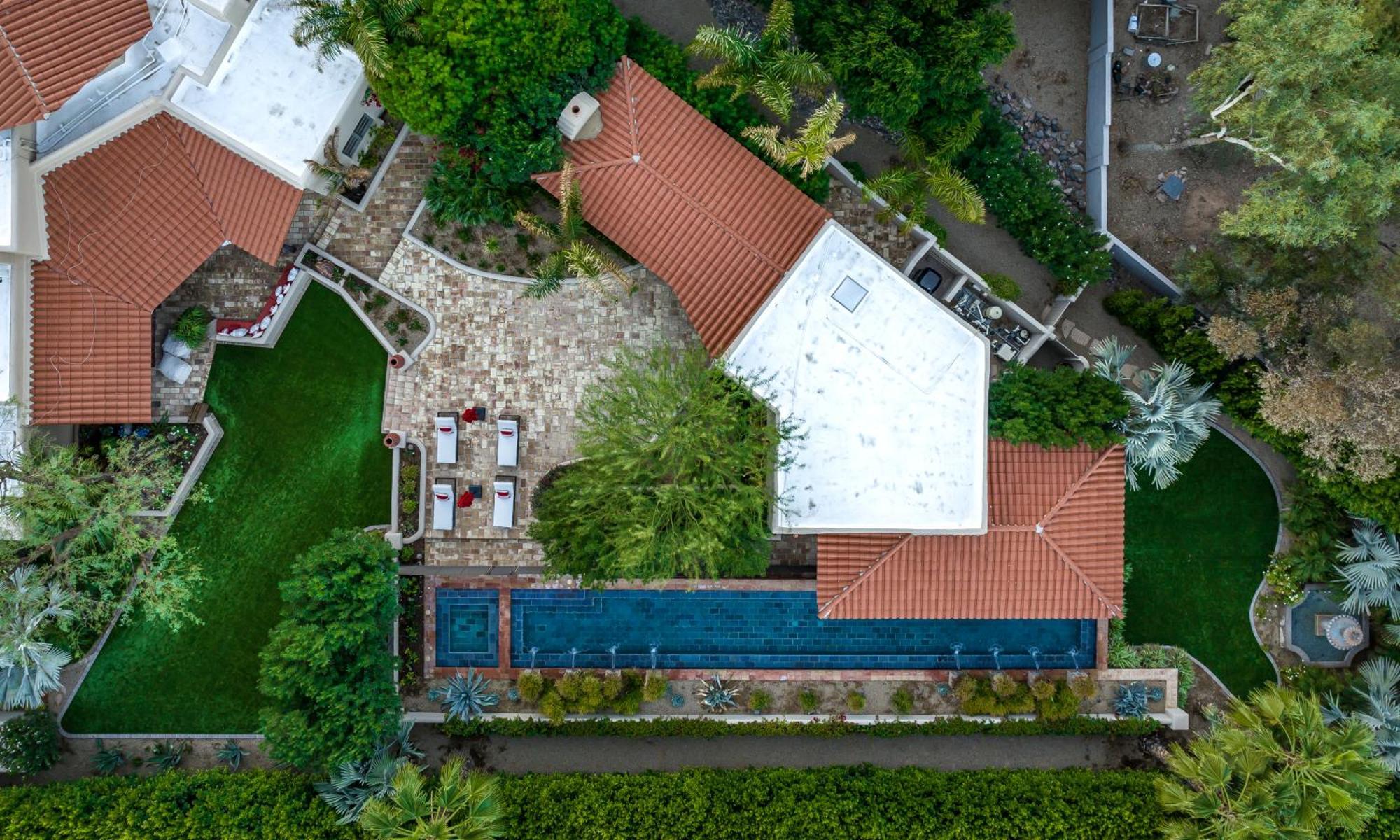 Hacienda Gardens Escape The City-life With A Private Oasis *