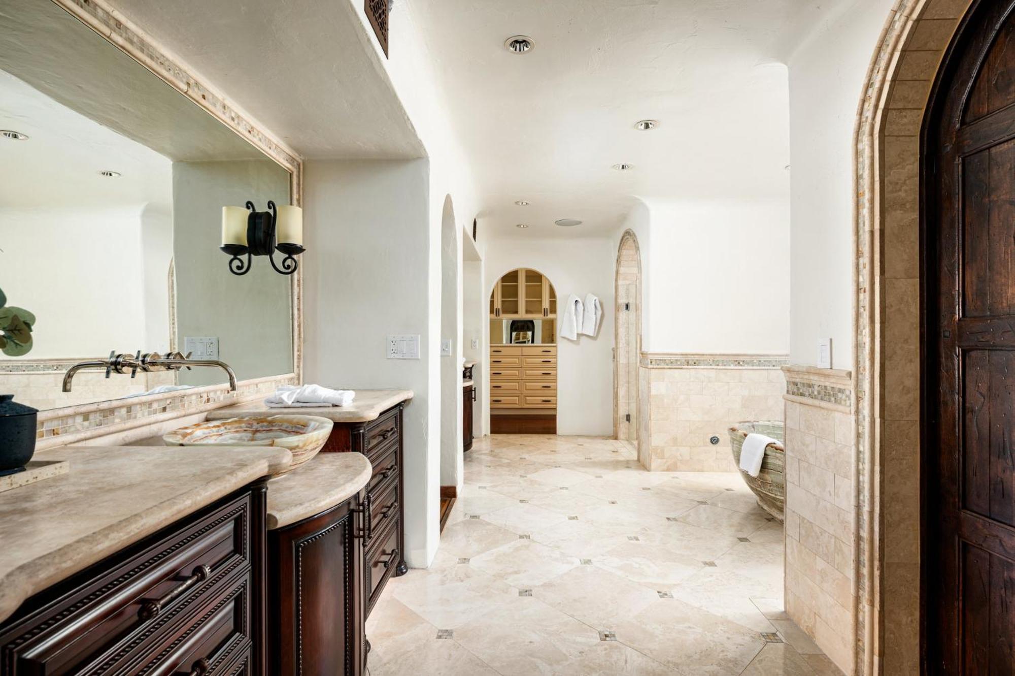 Hacienda Gardens Escape The City-life With A Private Oasis