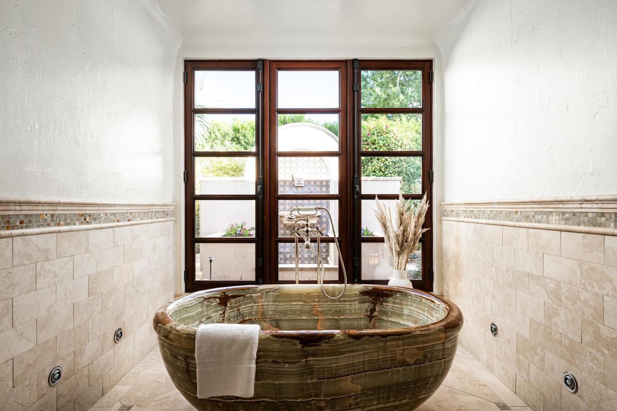 Hacienda Gardens Escape The City-life With A Private Oasis