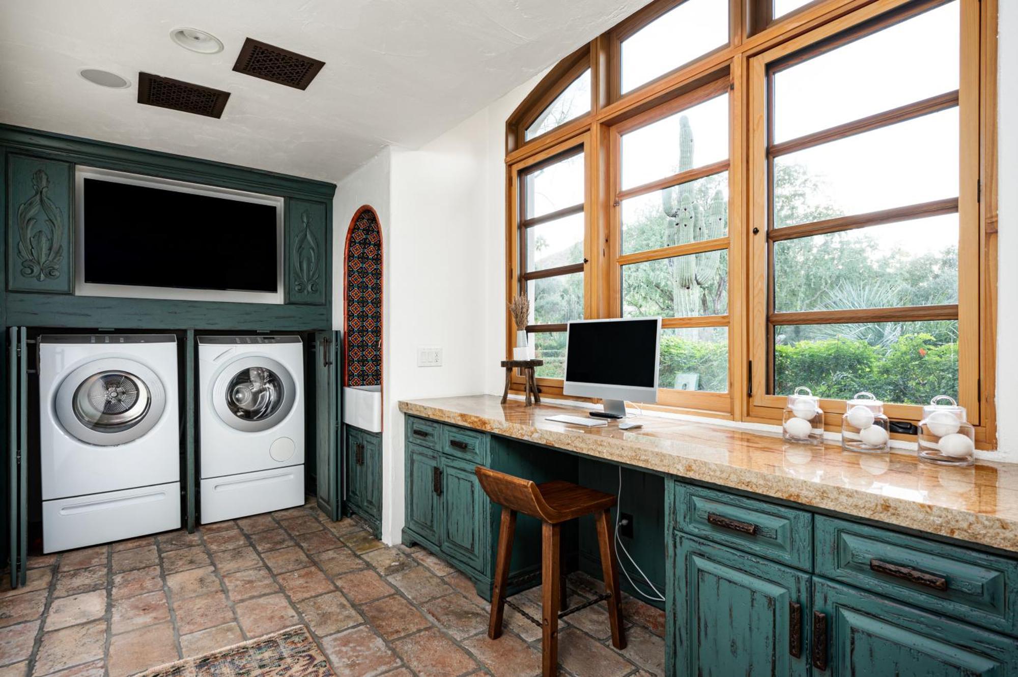 Hacienda Gardens Escape The City-life With A Private Oasis Holiday home