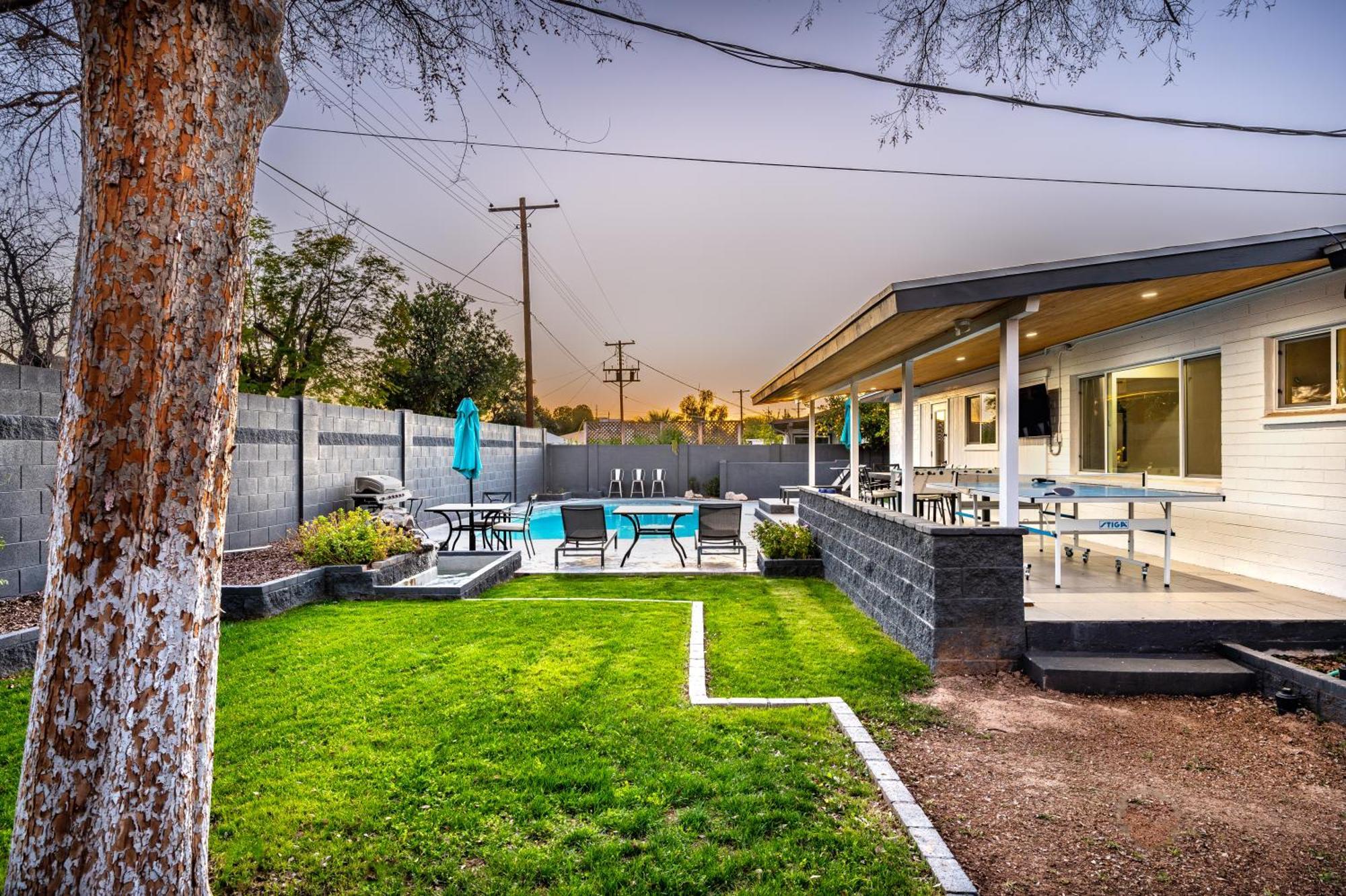 Cambridge By Porter Modern Wheated Pool Near El Dorado Park In