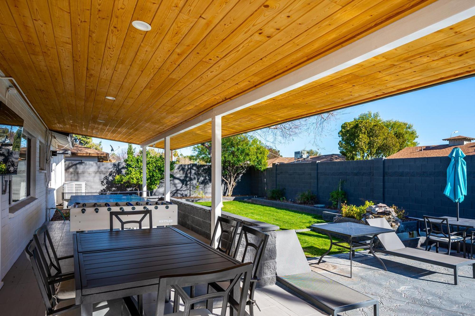 Cambridge By Porter Modern Wheated Pool Near El Dorado Park In Holiday home *