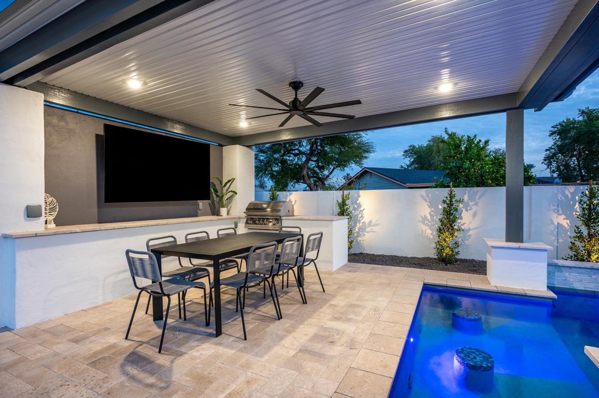 Swim Up To Cooking Entertainment Play Corn Hole And Relax By The Fire At Cascada *