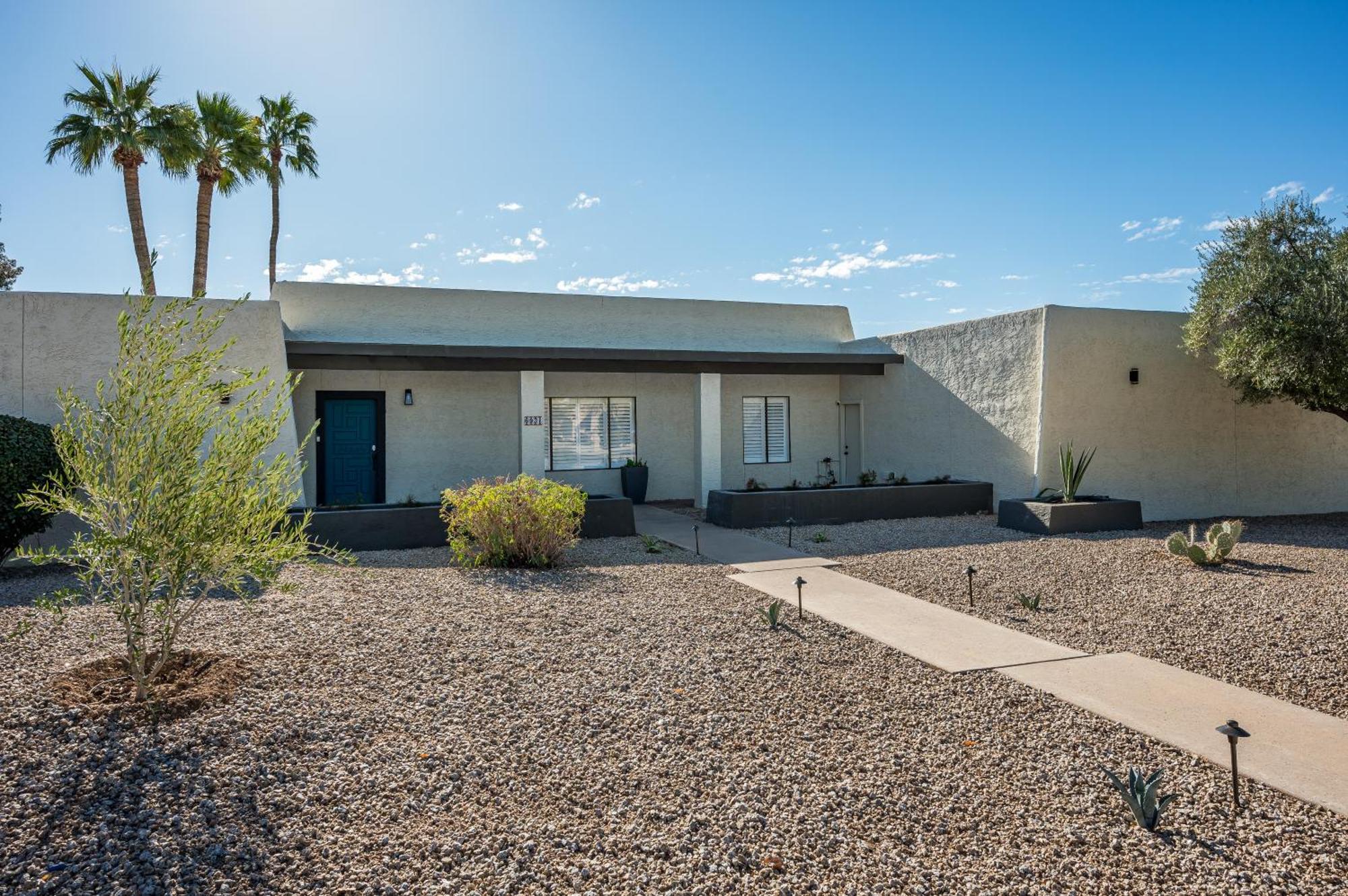 Theater Swimming And Large Backyard At Adobe Modern. Nearby High-end Experiences And Golf Course Holiday home *