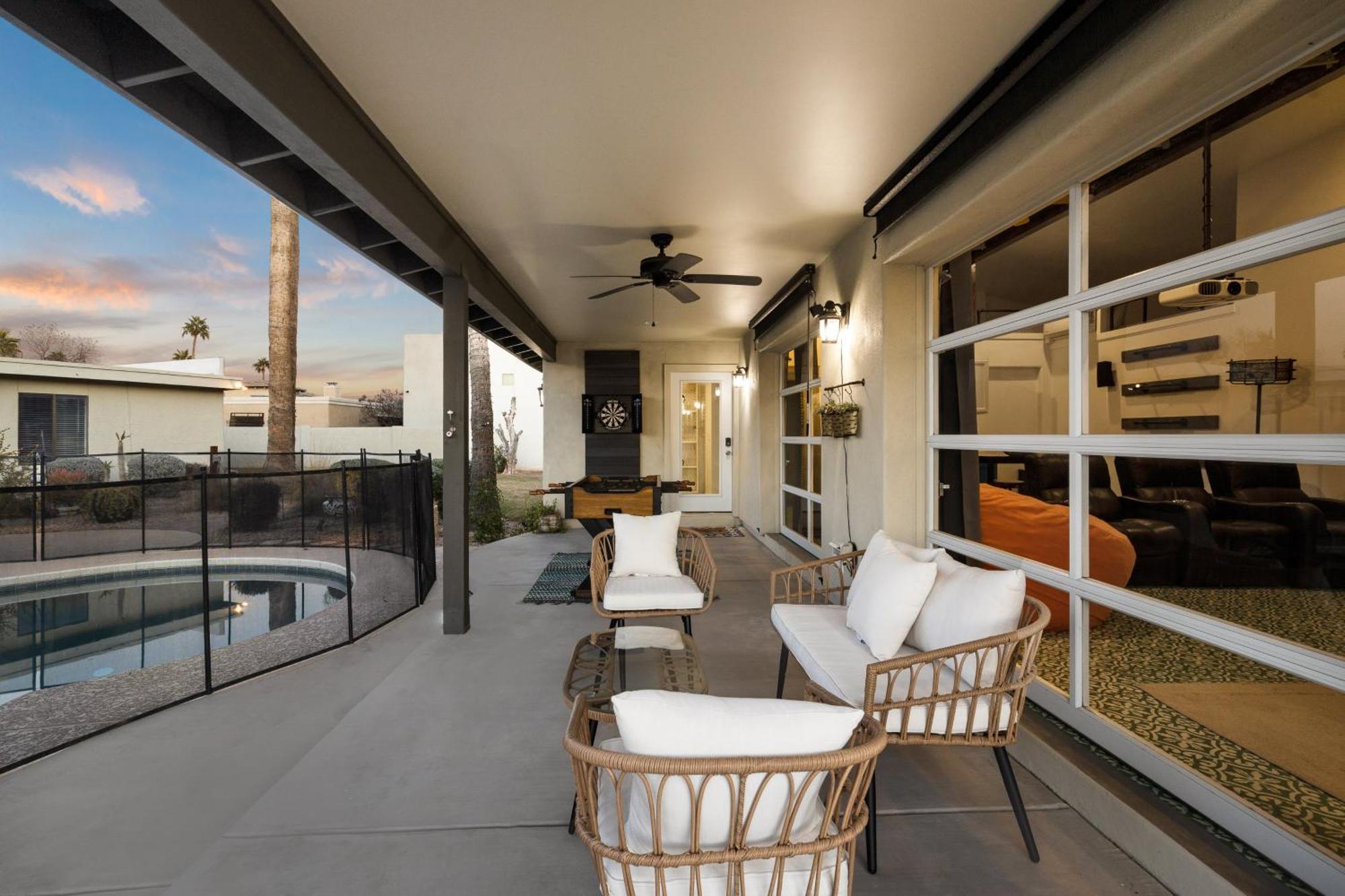 Theater Swimming And Large Backyard At Adobe Modern. Nearby High-end Experiences And Golf Course Scottsdale