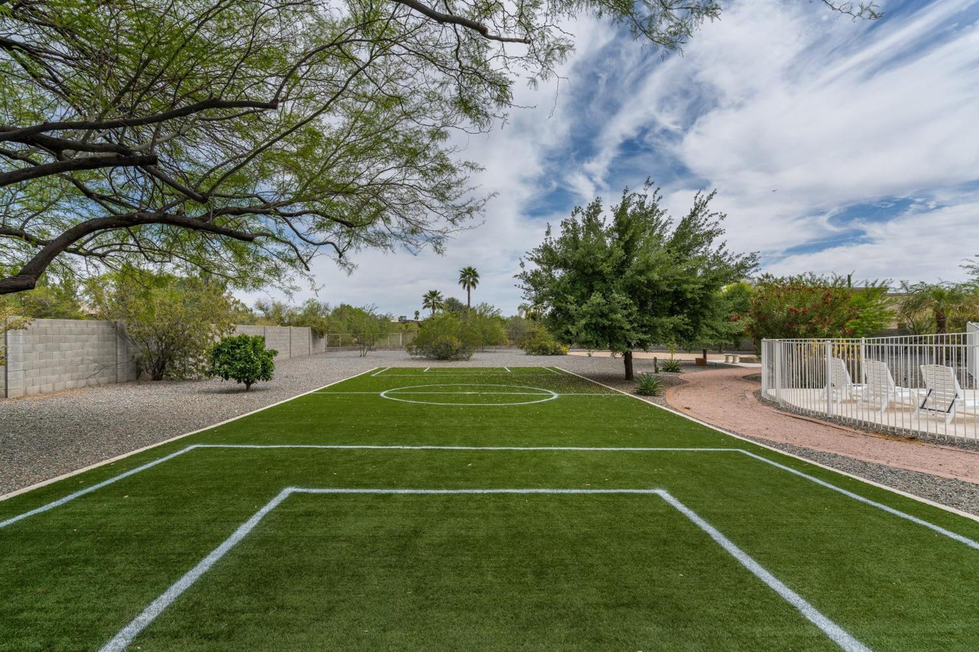 Pickleball Cornhole Basketball Court Tons Of Space At Paradise Heights Retreat Scottsdale