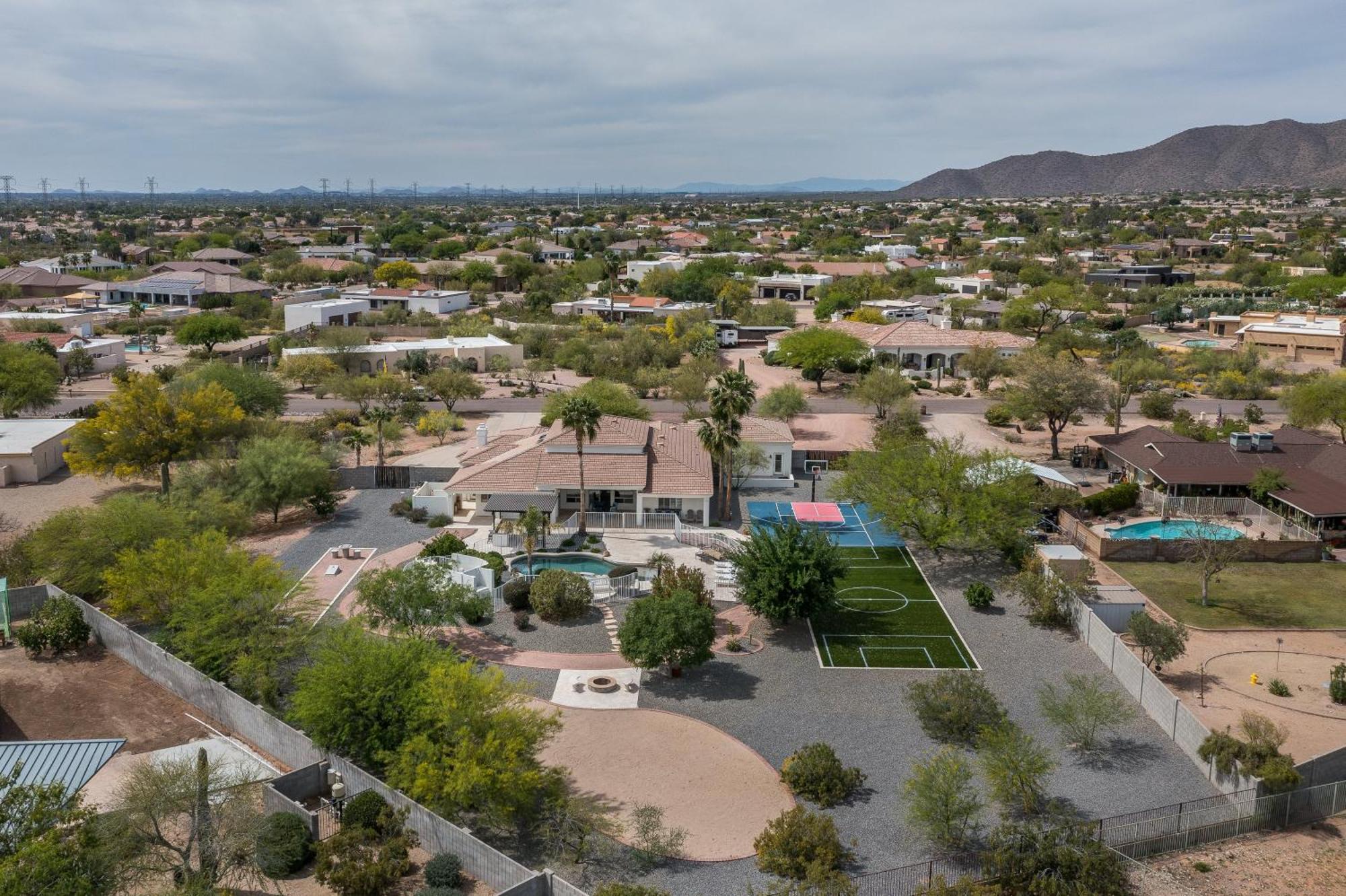 Pickleball Cornhole Basketball Court Tons Of Space At Paradise Heights Retreat * Scottsdale