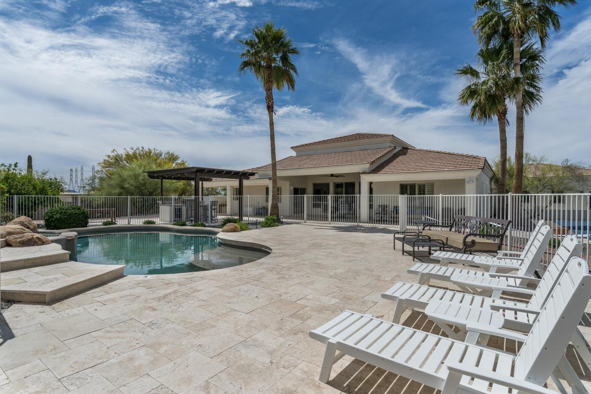 Pickleball Cornhole Basketball Court Tons Of Space At Paradise Heights Retreat Holiday home