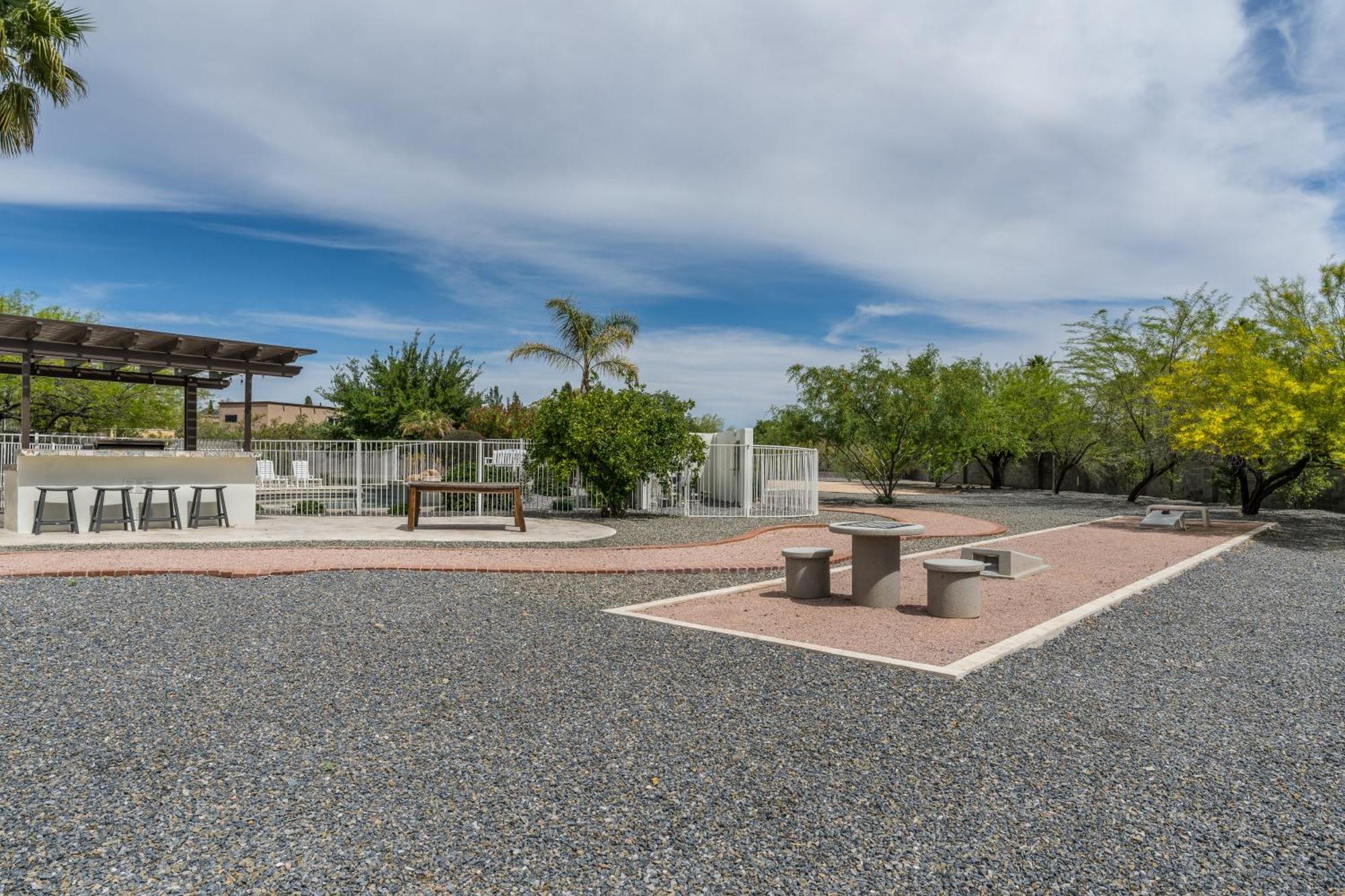 Pickleball Cornhole Basketball Court Tons Of Space At Paradise Heights Retreat Scottsdale