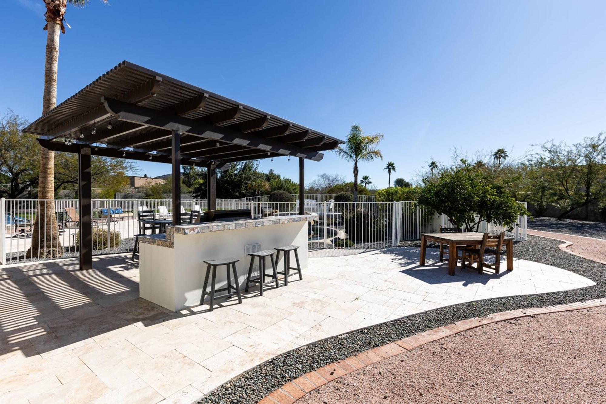 Pickleball Cornhole Basketball Court Tons Of Space At Paradise Heights Retreat Holiday home