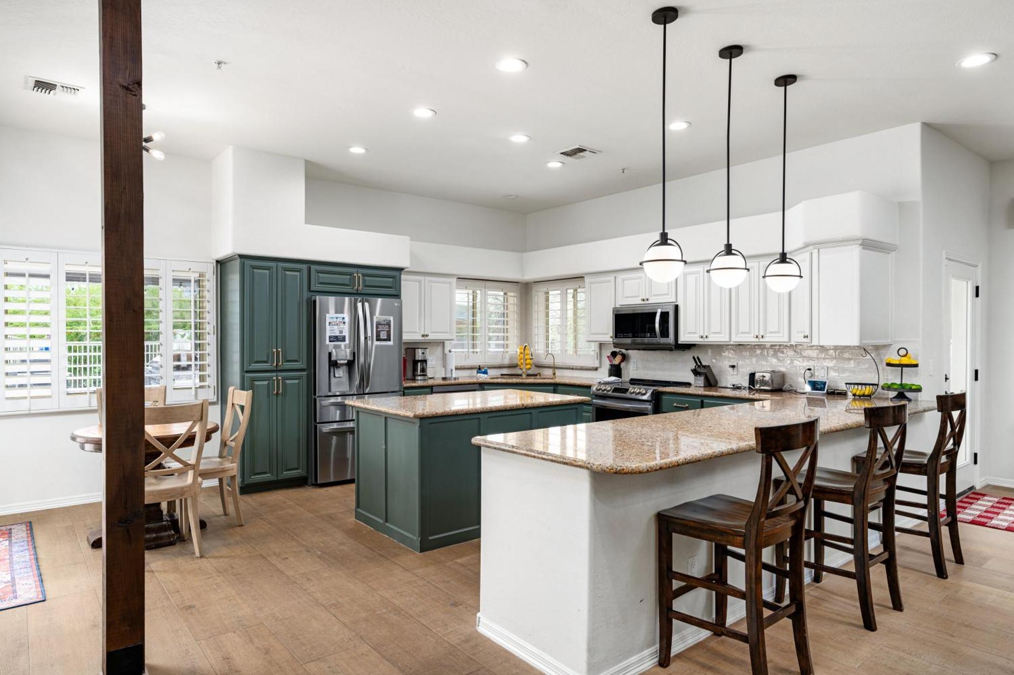 Pickleball Cornhole Basketball Court Tons Of Space At Paradise Heights Retreat Holiday home