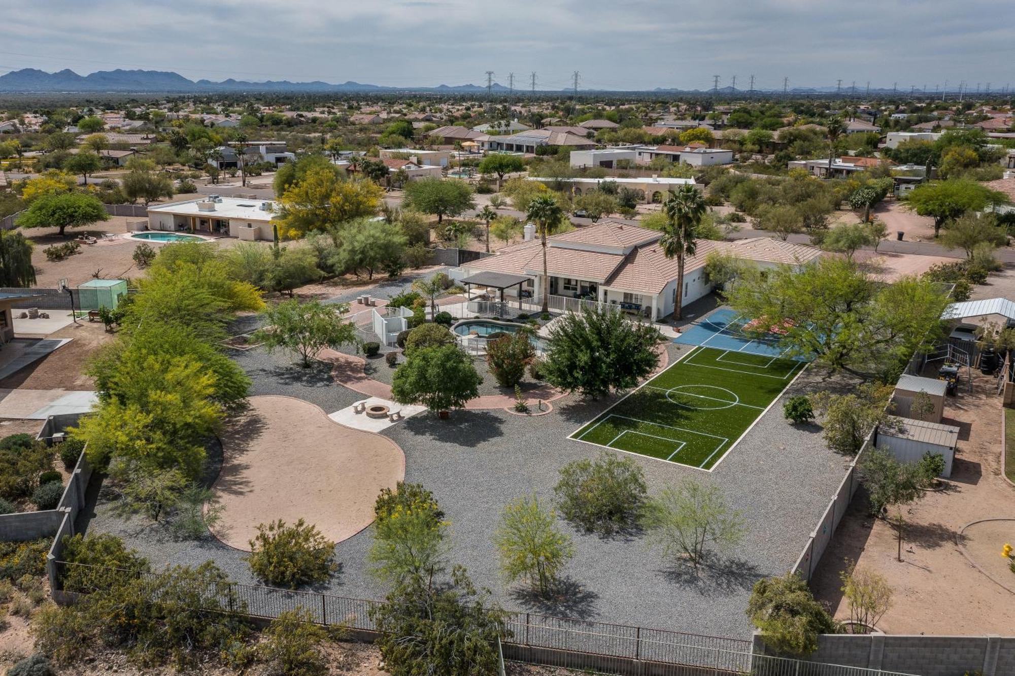 Pickleball Cornhole Basketball Court Tons Of Space At Paradise Heights Retreat Scottsdale