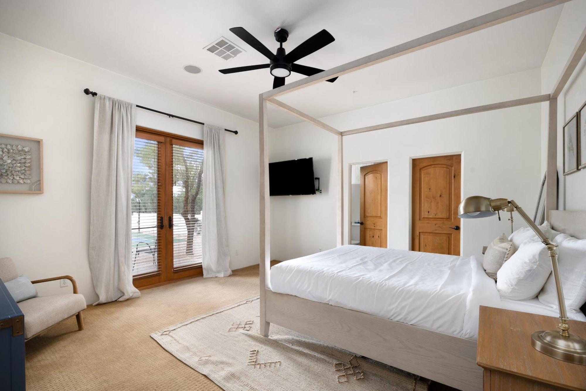 Entertainers Paradise Arcadegolf Simupickleballtheatergymswim-up Bar Holiday home