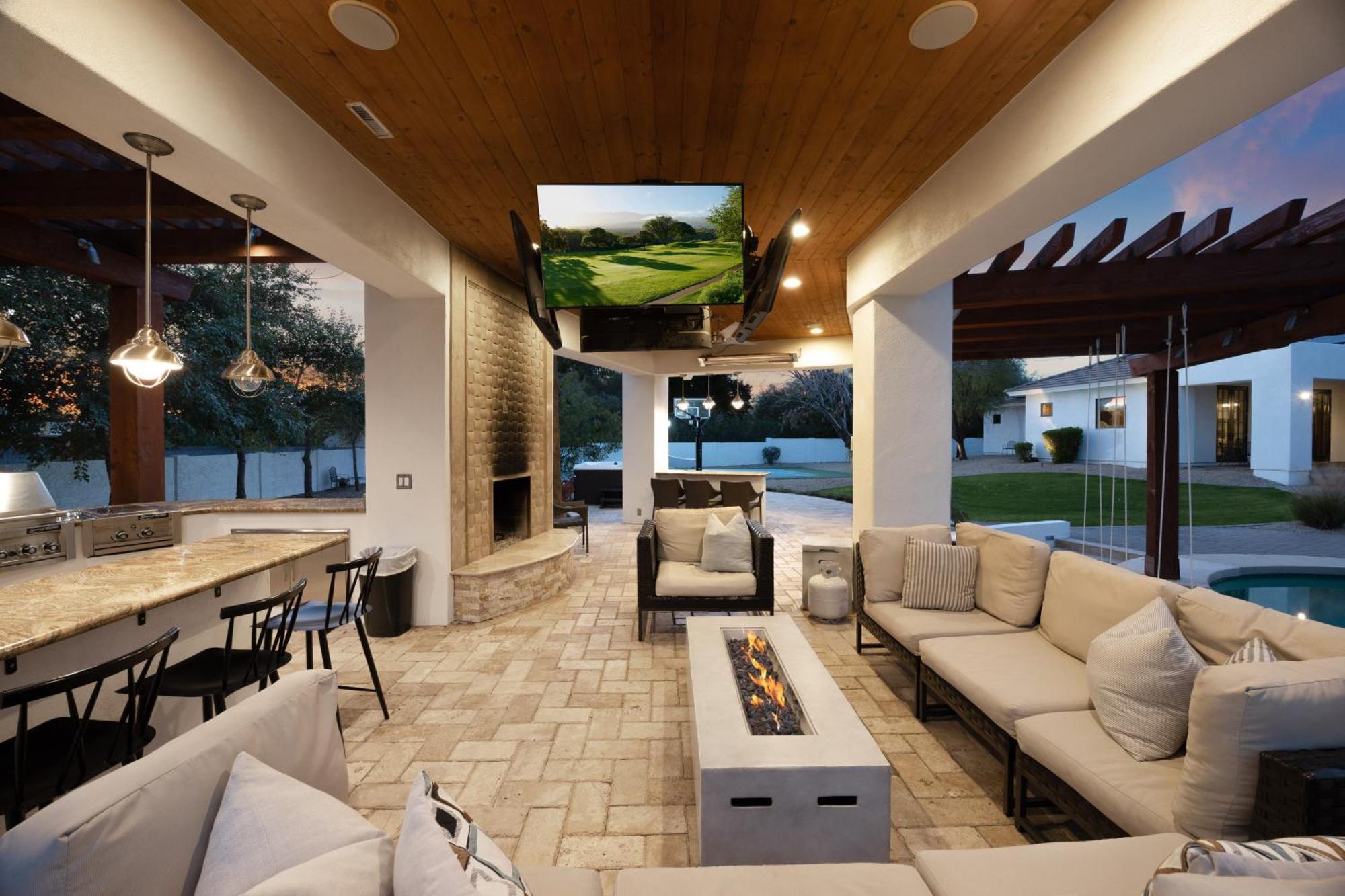 Entertainers Paradise Arcadegolf Simupickleballtheatergymswim-up Bar Holiday home