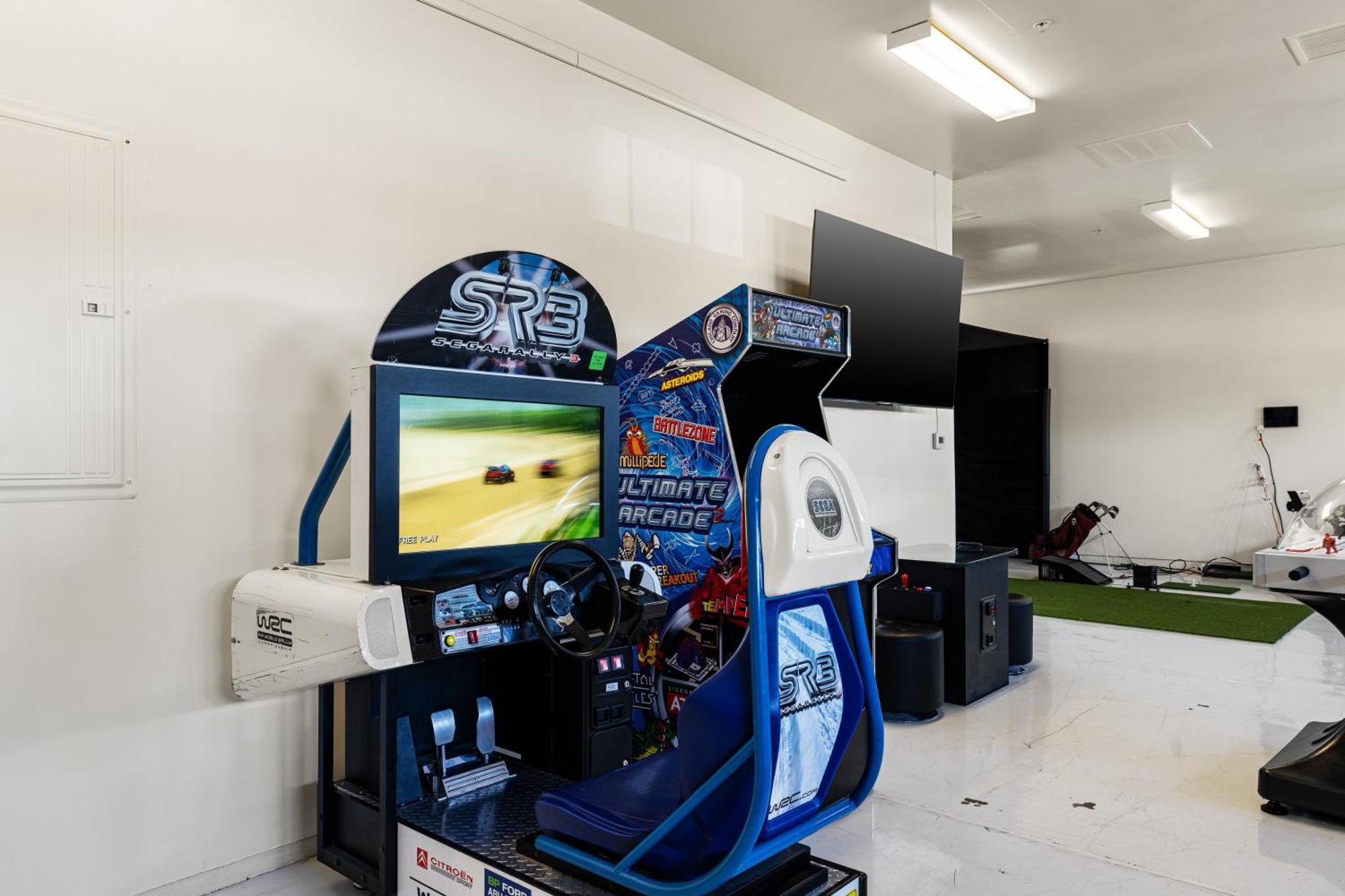 Holiday home Entertainers Paradise Arcadegolf Simupickleballtheatergymswim-up Bar