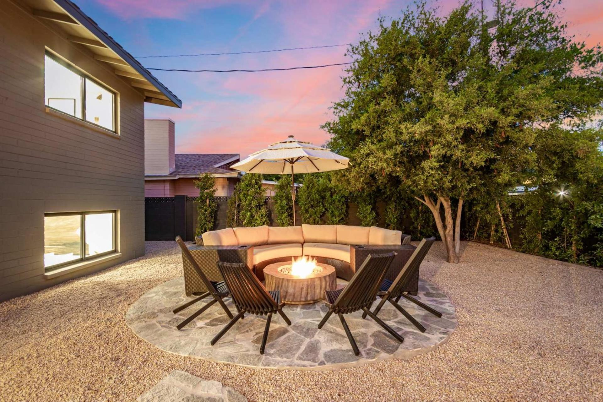 Holiday home Solanova Designer Oasis With Cocktail Pool & Theater Scottsdale