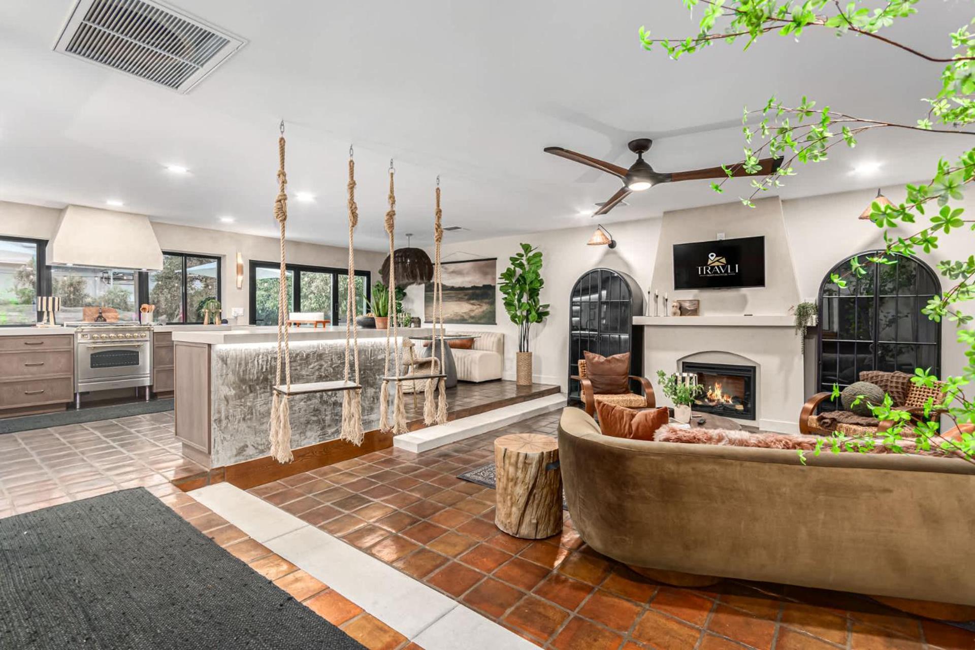 Solanova Designer Oasis With Cocktail Pool & Theater Scottsdale