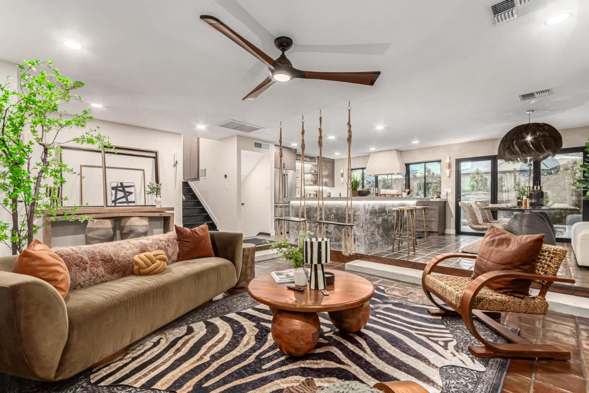 Solanova Designer Oasis With Cocktail Pool & Theater Holiday home Scottsdale