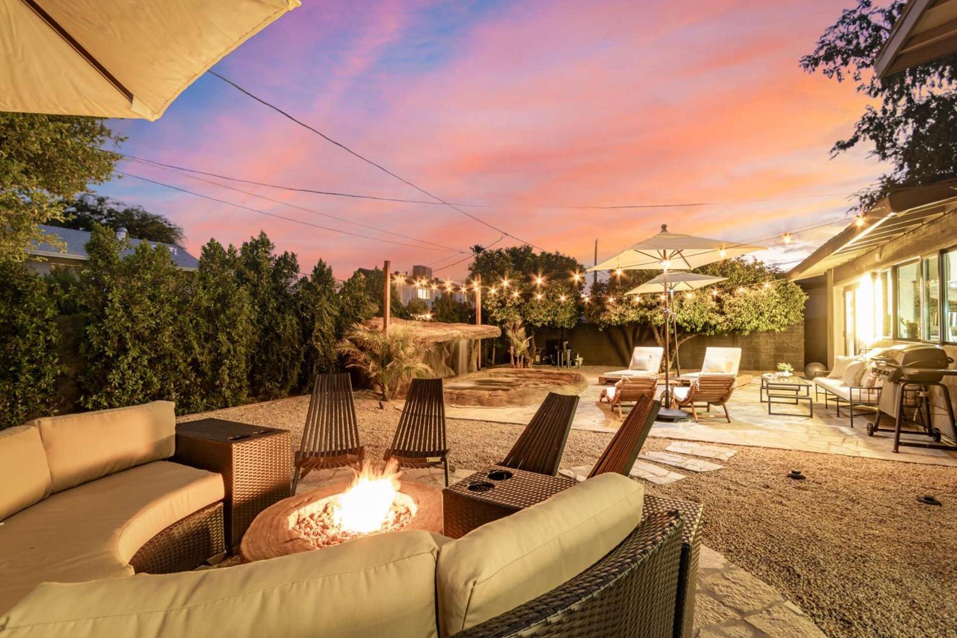 Solanova Designer Oasis With Cocktail Pool & Theater *