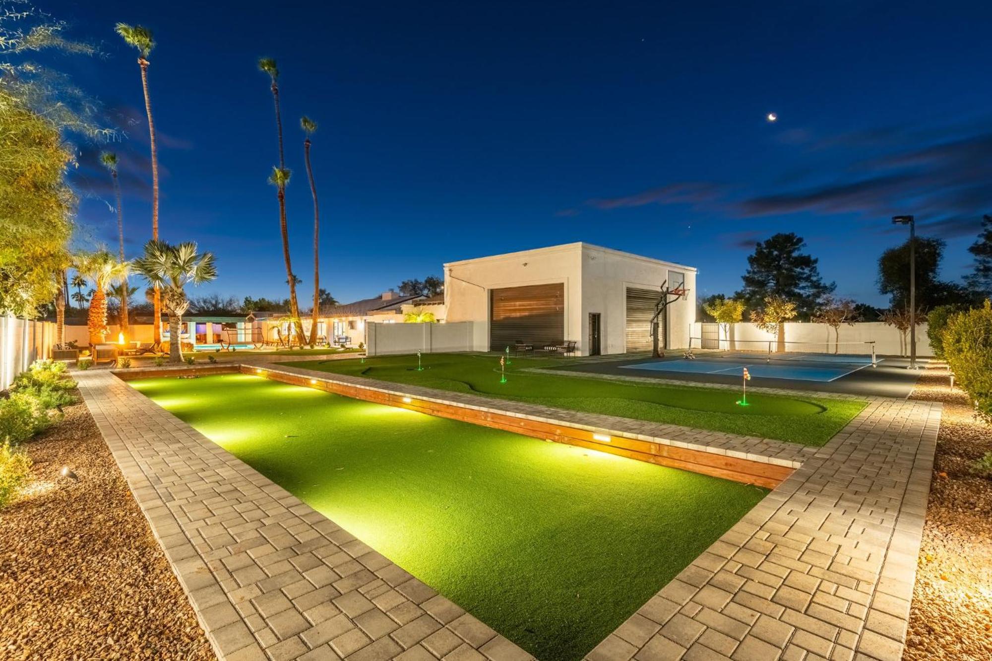 Entertainers Retreat Pickleball Bocce Pool Putt Grn *
