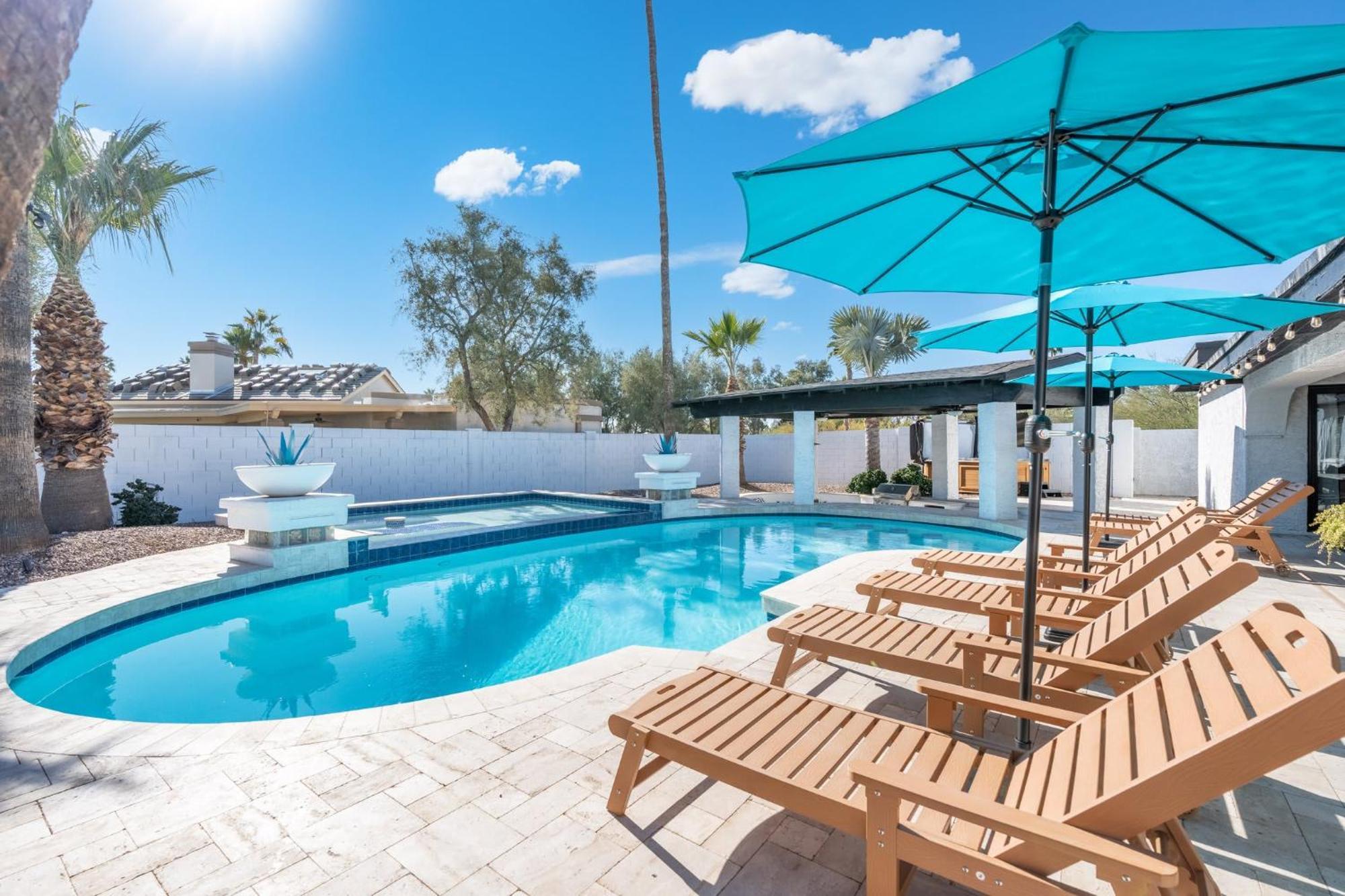 Entertainers Retreat Pickleball Bocce Pool Putt Grn Scottsdale