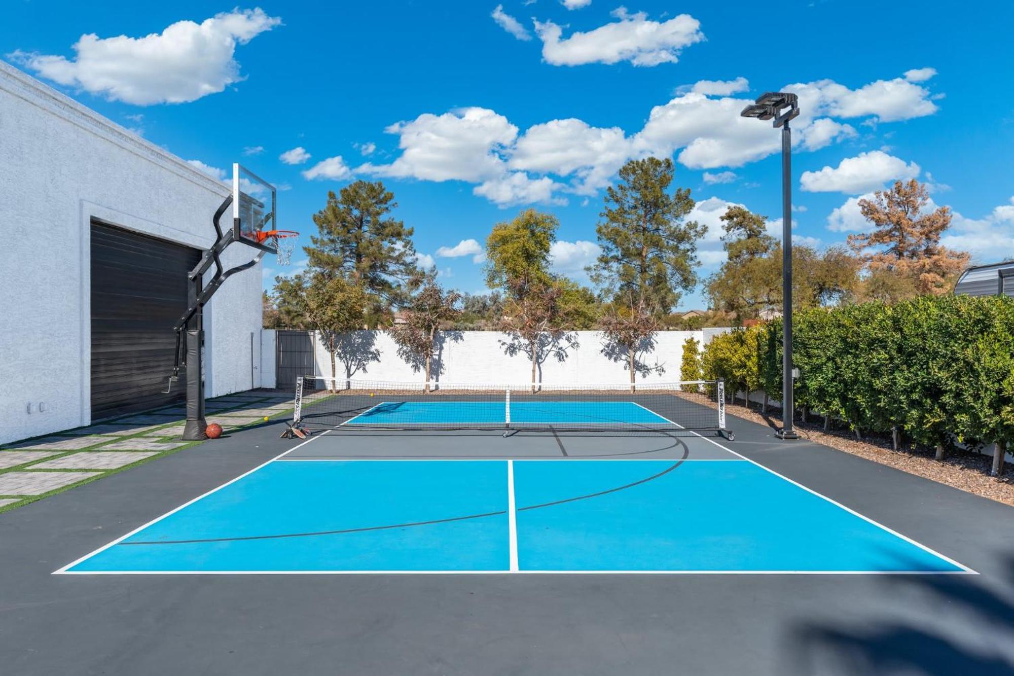 Entertainers Retreat Pickleball Bocce Pool Putt Grn * Scottsdale