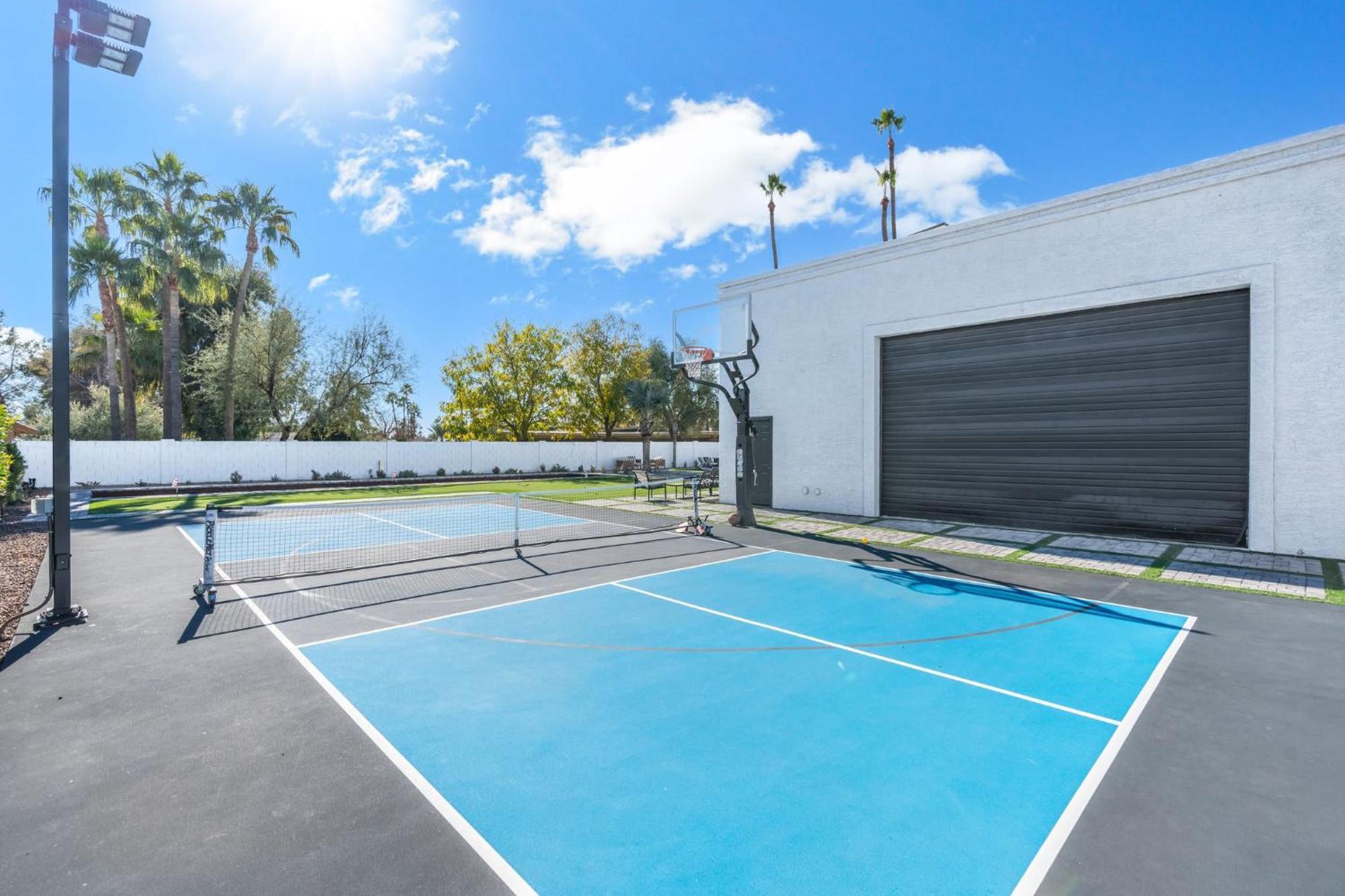 Entertainers Retreat Pickleball Bocce Pool Putt Grn Holiday home