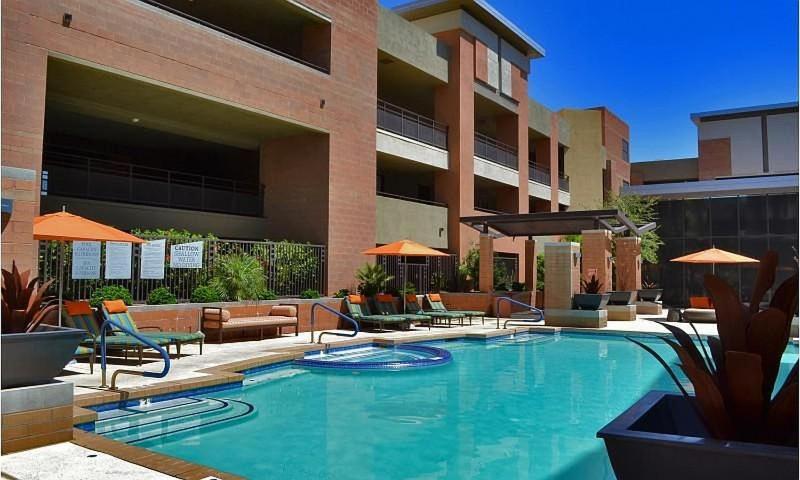 Apartment Step Out To Historic Old Town 2 King/2bath W/pool Scottsdale