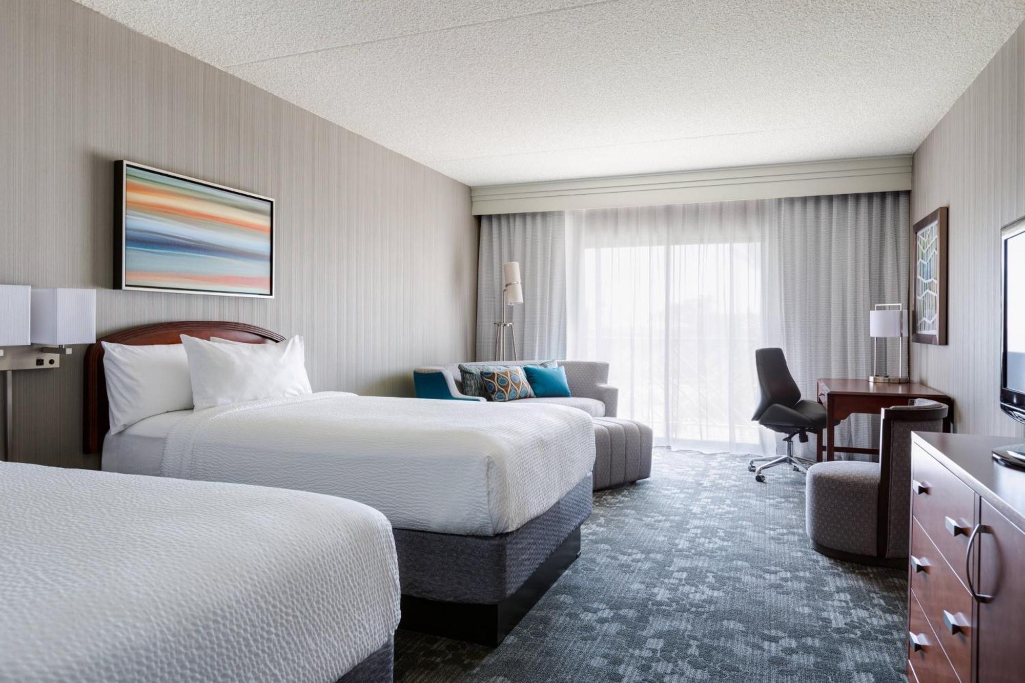 Courtyard By Marriott Old Town 3*